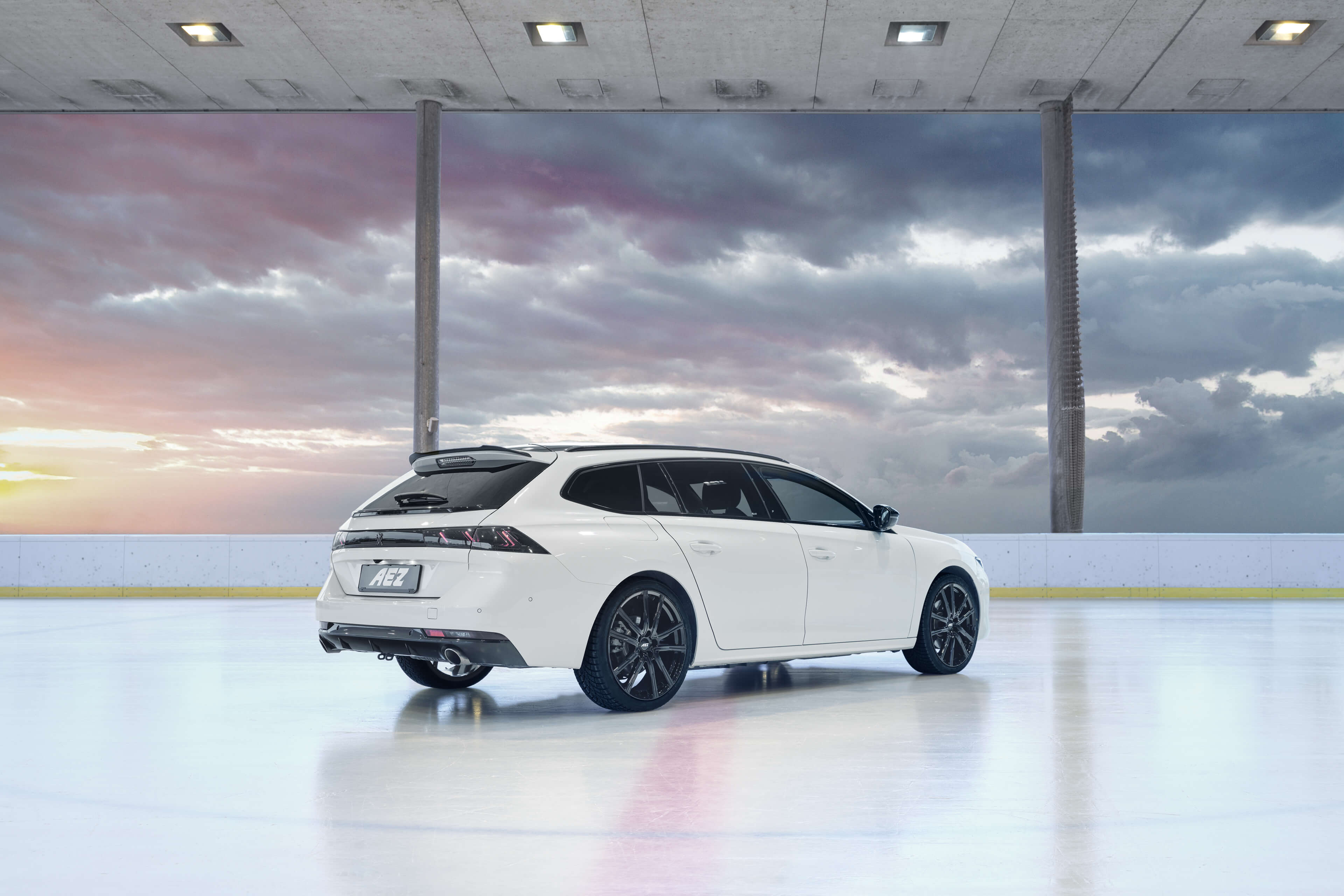AEZ Montreal black Peugeot 508 SW rear