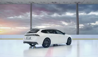 AEZ Montreal black Peugeot 508 SW Heck