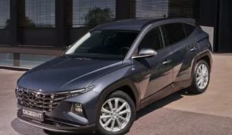 DEZENT KS silver Hyundai Tucson Front