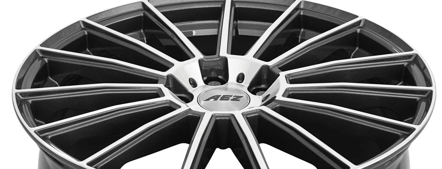 AEZ Steam alloy wheel close up full above