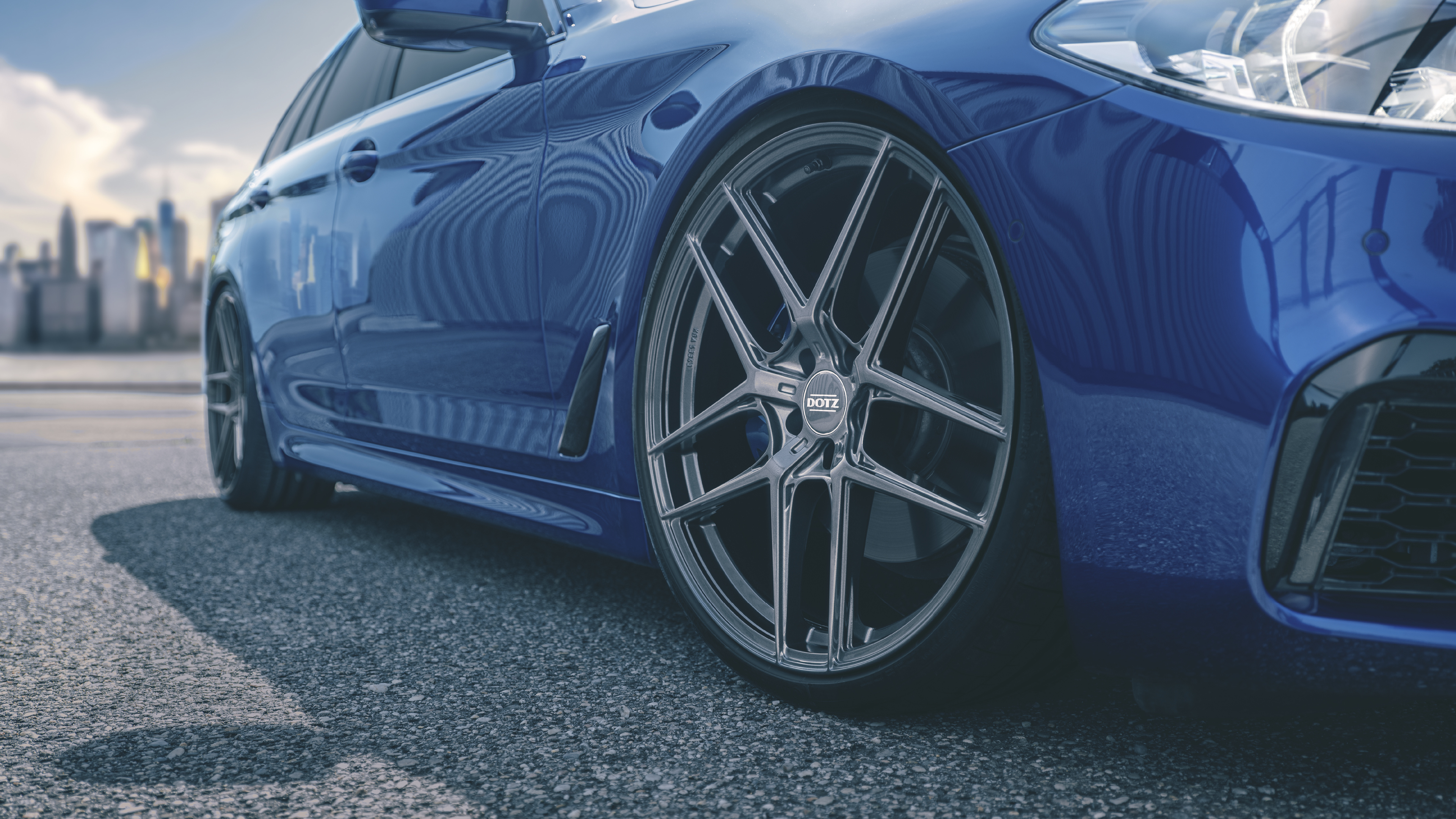 BMW 5-serie touring med DOTZ LagaunaSeca grey fälgar från OCL Brorssons