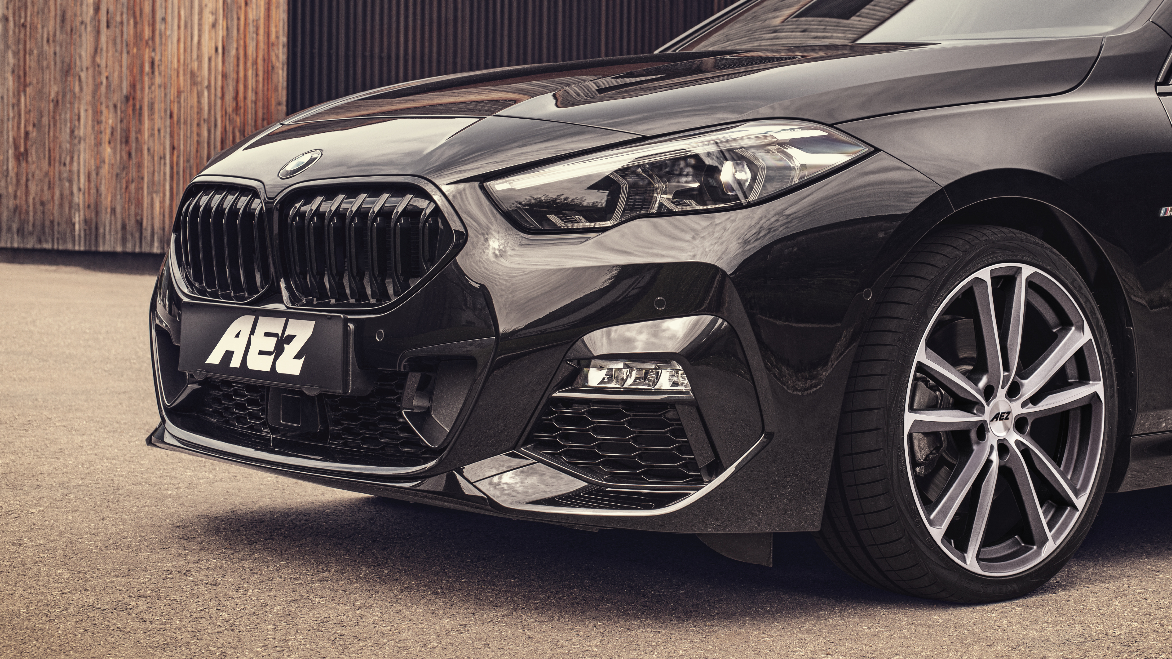 BMW 2-serie med AEZ Tioga titan fälgar från OCL Brorssons