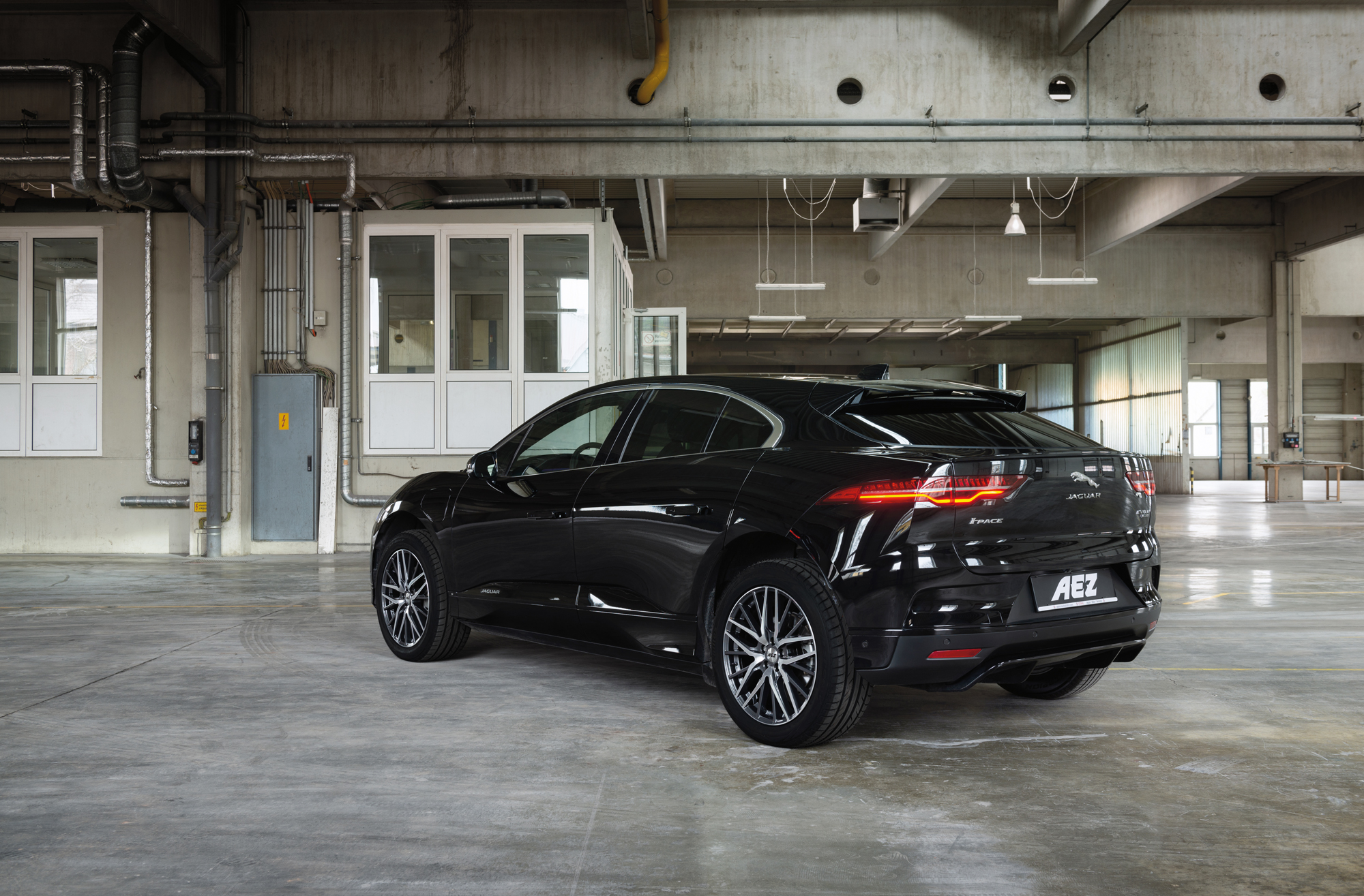 AEZ Panama Dark Jaguar I Pace Contentpic 02