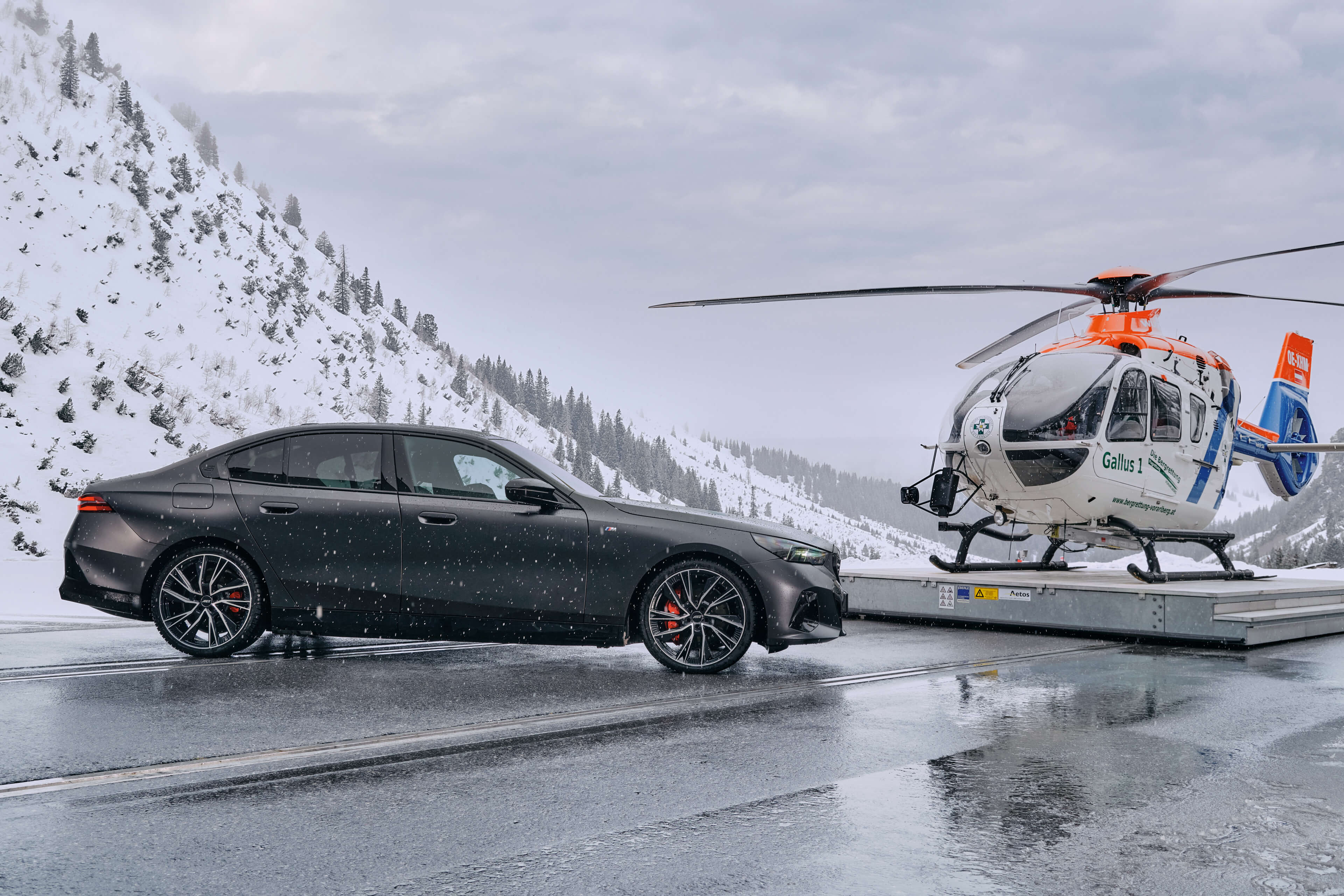 AEZ Havanna dark BMW i5 side