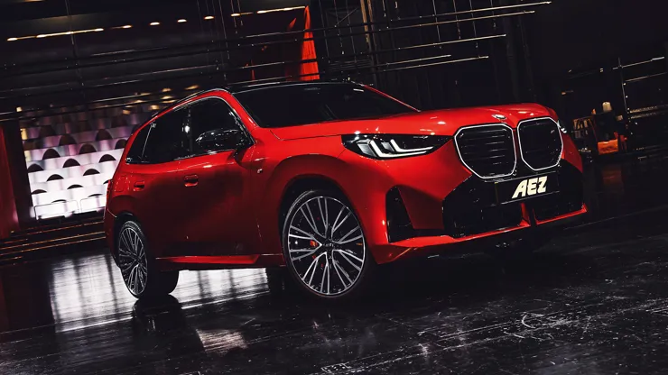 Új, többküllős keréktárcsájának a neve, amely feltűnő Y-alakú elemeivel és karcsú küllőivel lenyűgöző. A kompakt középső részhez vezető homorú vonalak stílusjegyévé teszik az igényes sofőrök számára.