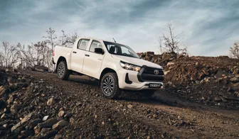 DEZENT KC dark Toyota Hilux front