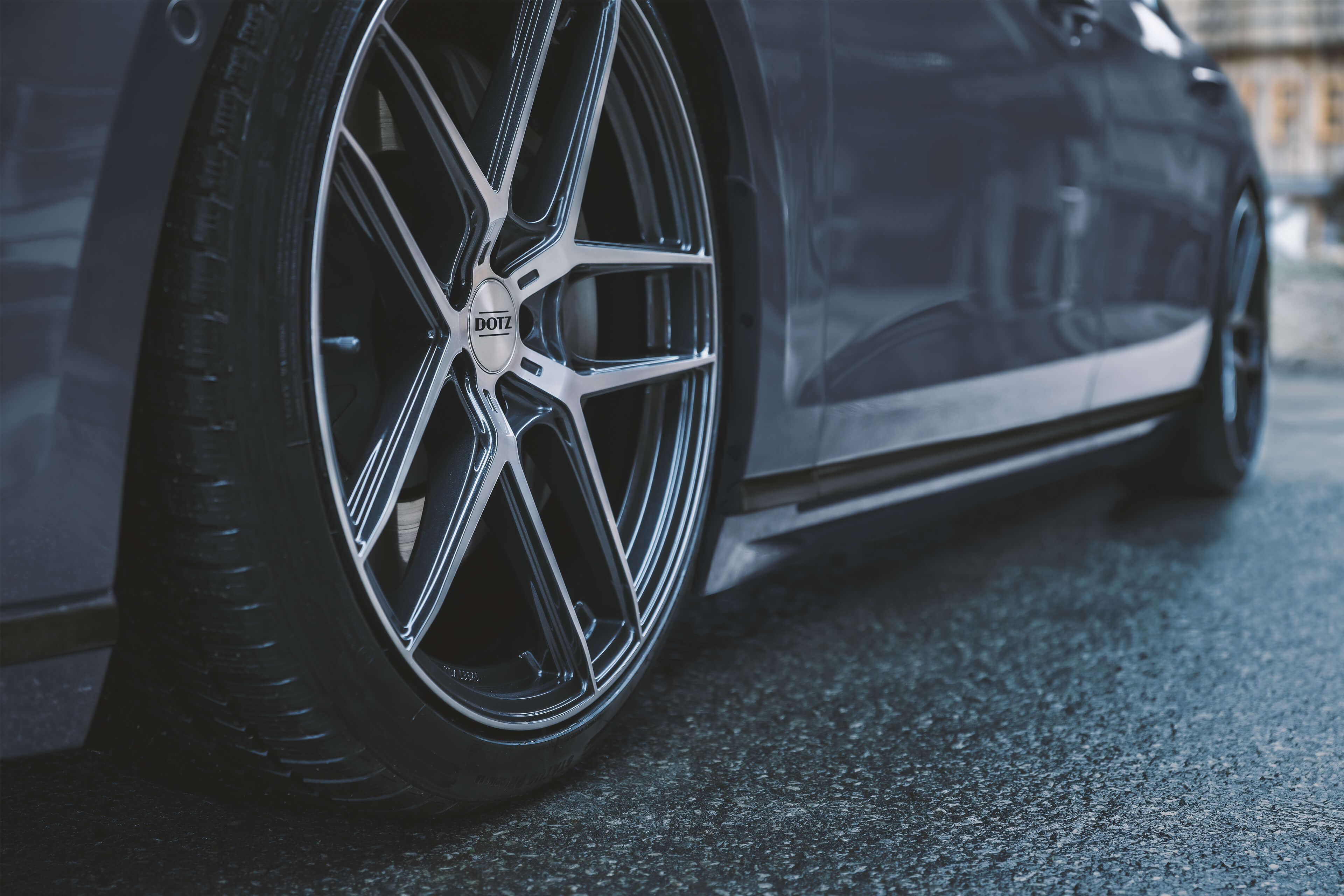 DOTZ LagunaSeca dark Audi A8 Nahaufnahme