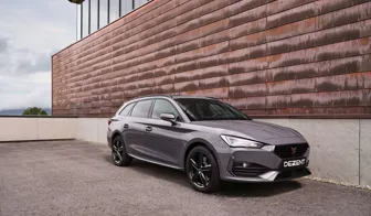 DEZENT TU black Leon Cupra frontal