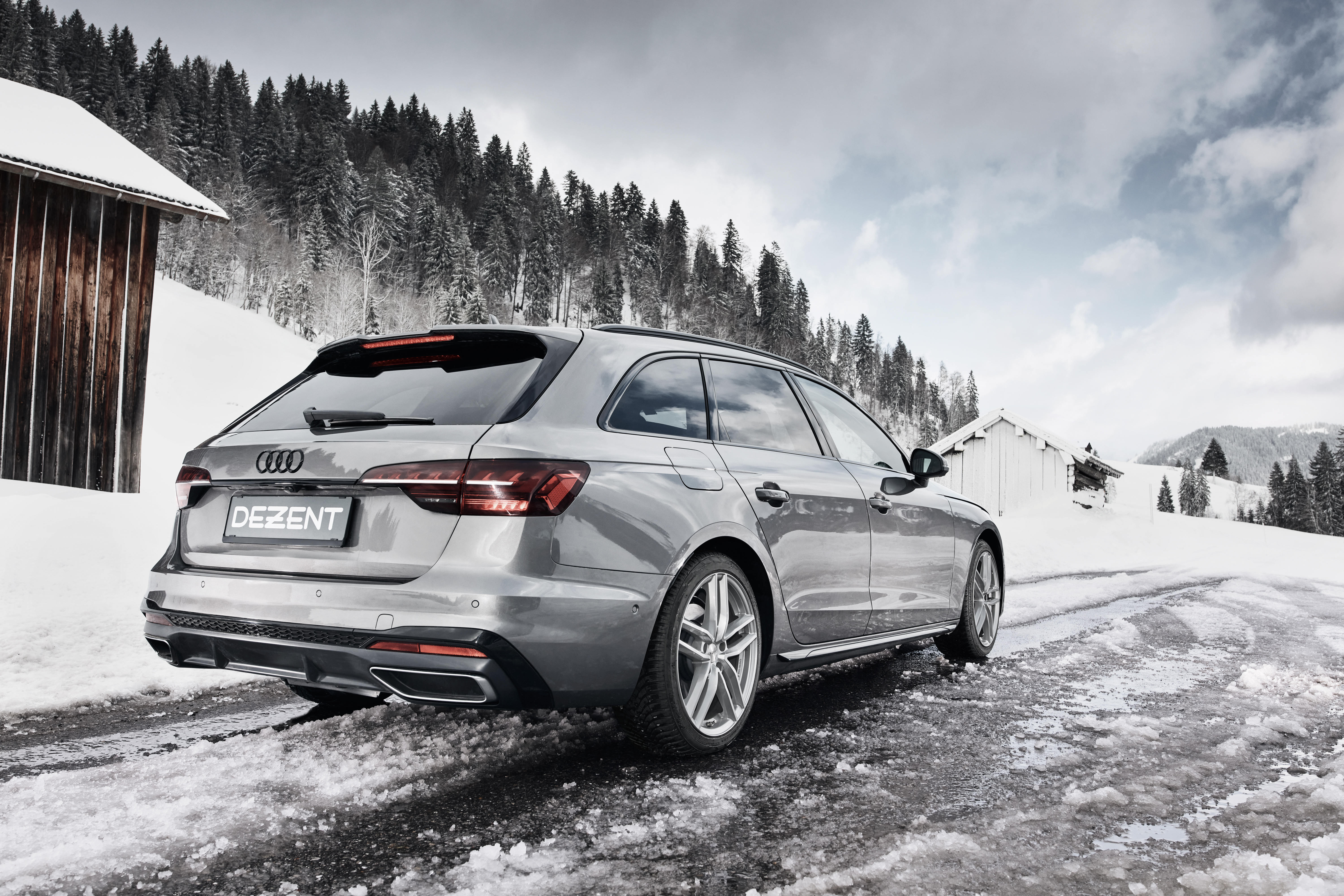 Audi A4 med DEZENT TR silver lättmetallfälgar för vintern från OCL Brorssons fälgspecialisten