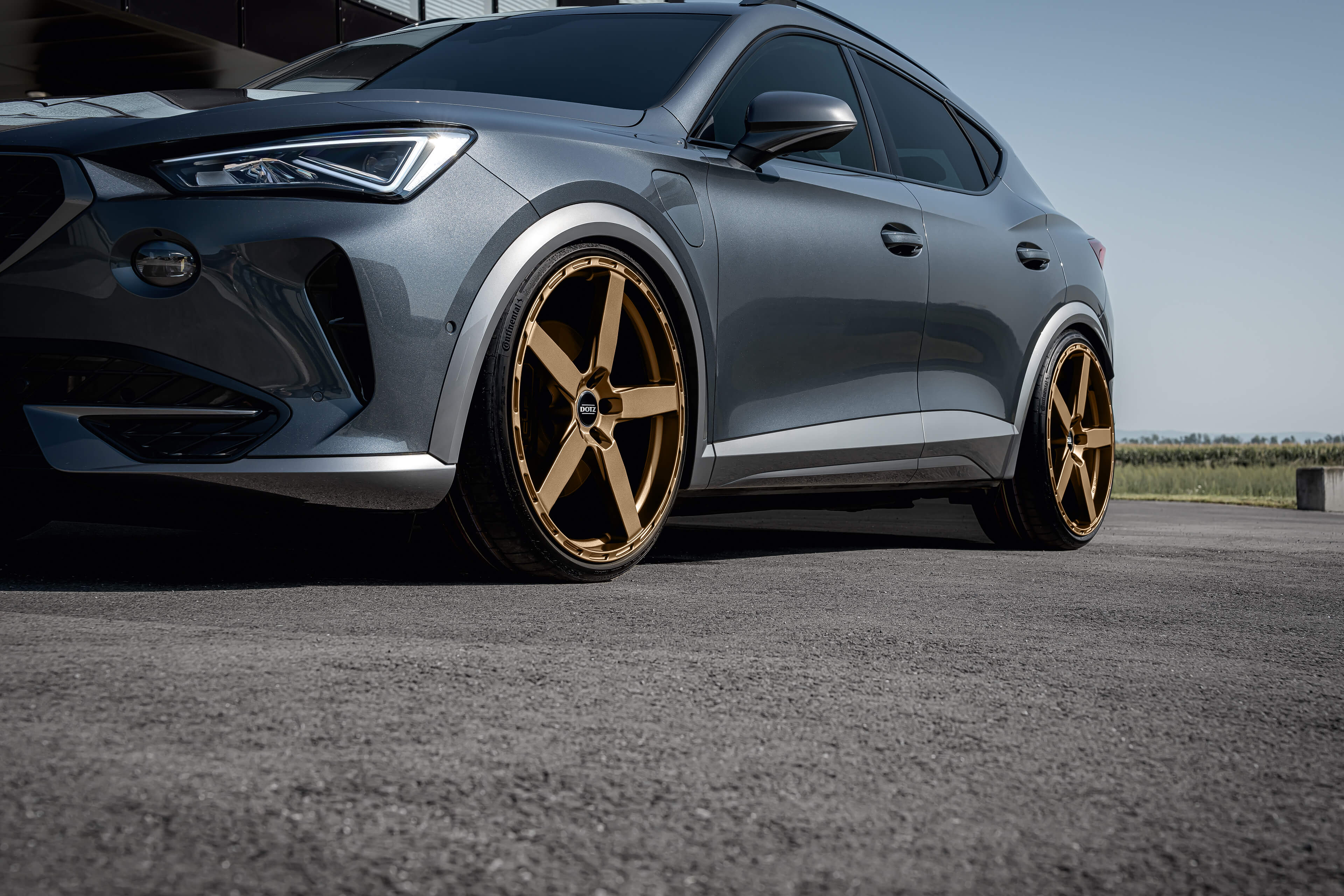 DOTZ MarinaBay bronze Cupra Formentor side