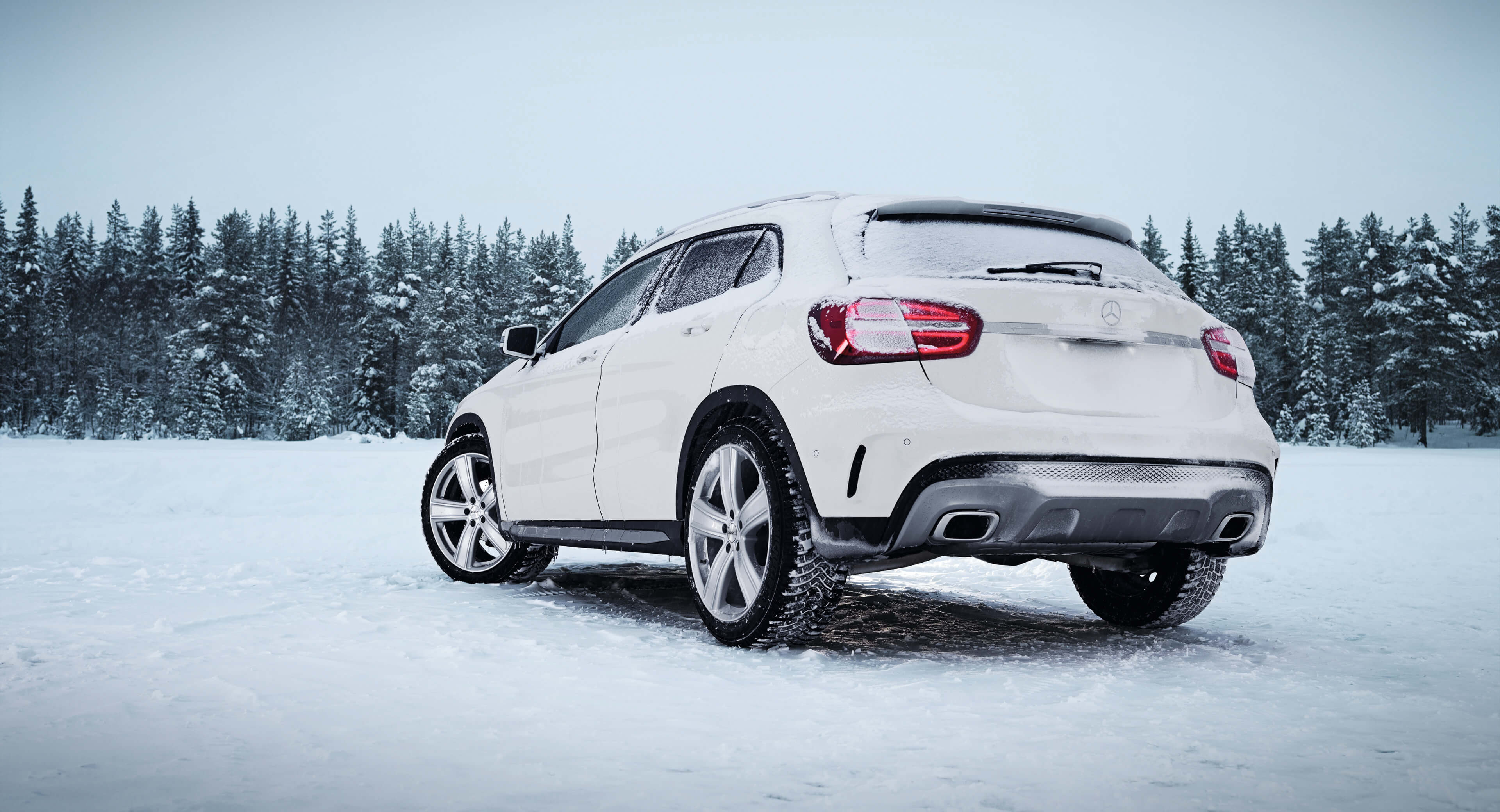 DEZENT TH Mercedes GLA-Class rear