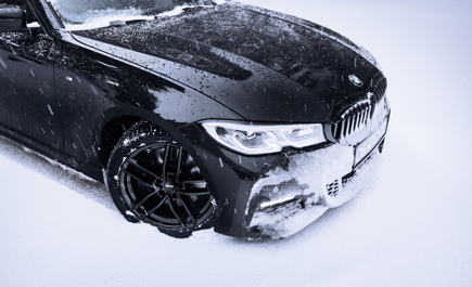 BMW 3-serie touring med DEZENT TR black fälgar, nya vinterfälgar OCL Brorssons fälgspecialisten
