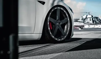 DOTZ MarinaBay dark Tesla Model 3 detail