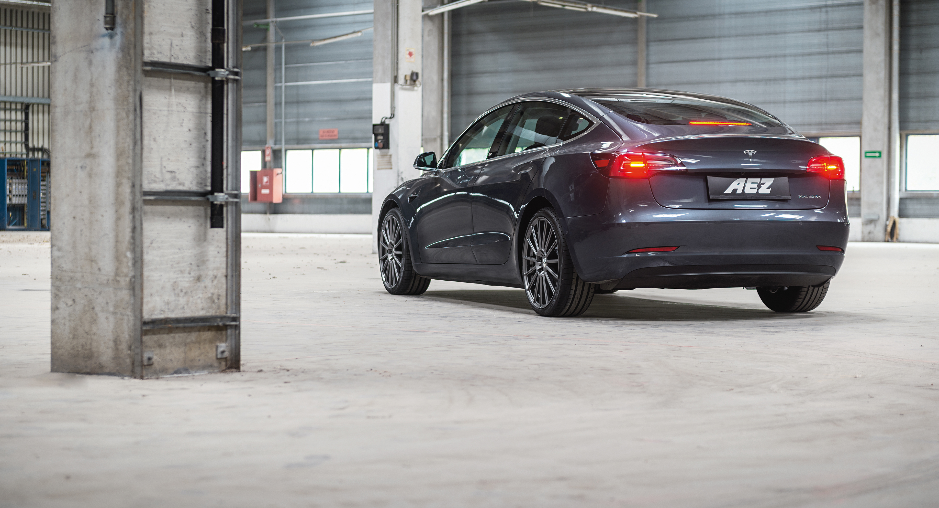 AEZ Steam Tesla Model 3