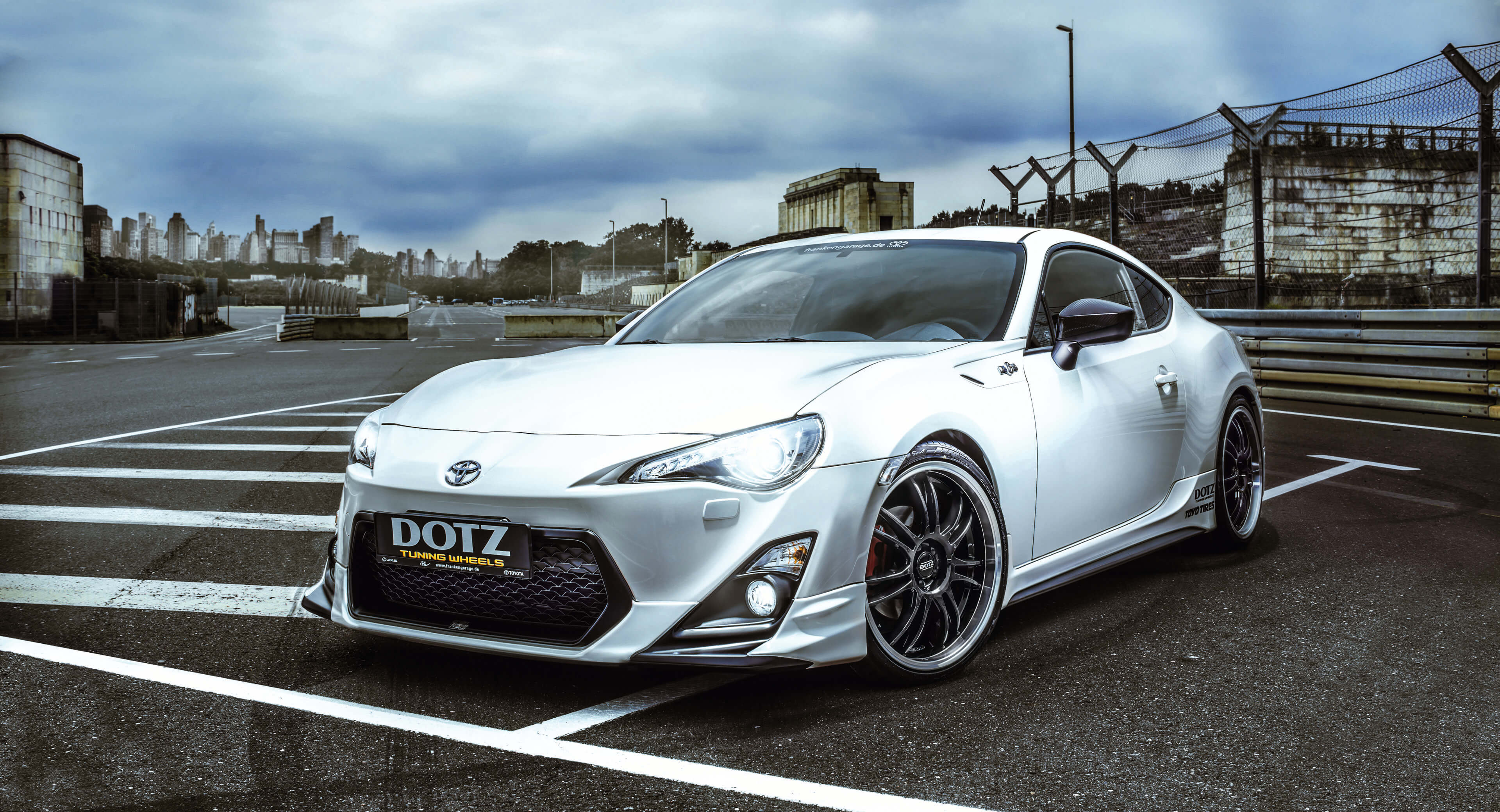 DOTZ Shift Toyota GT86 TRD frontal