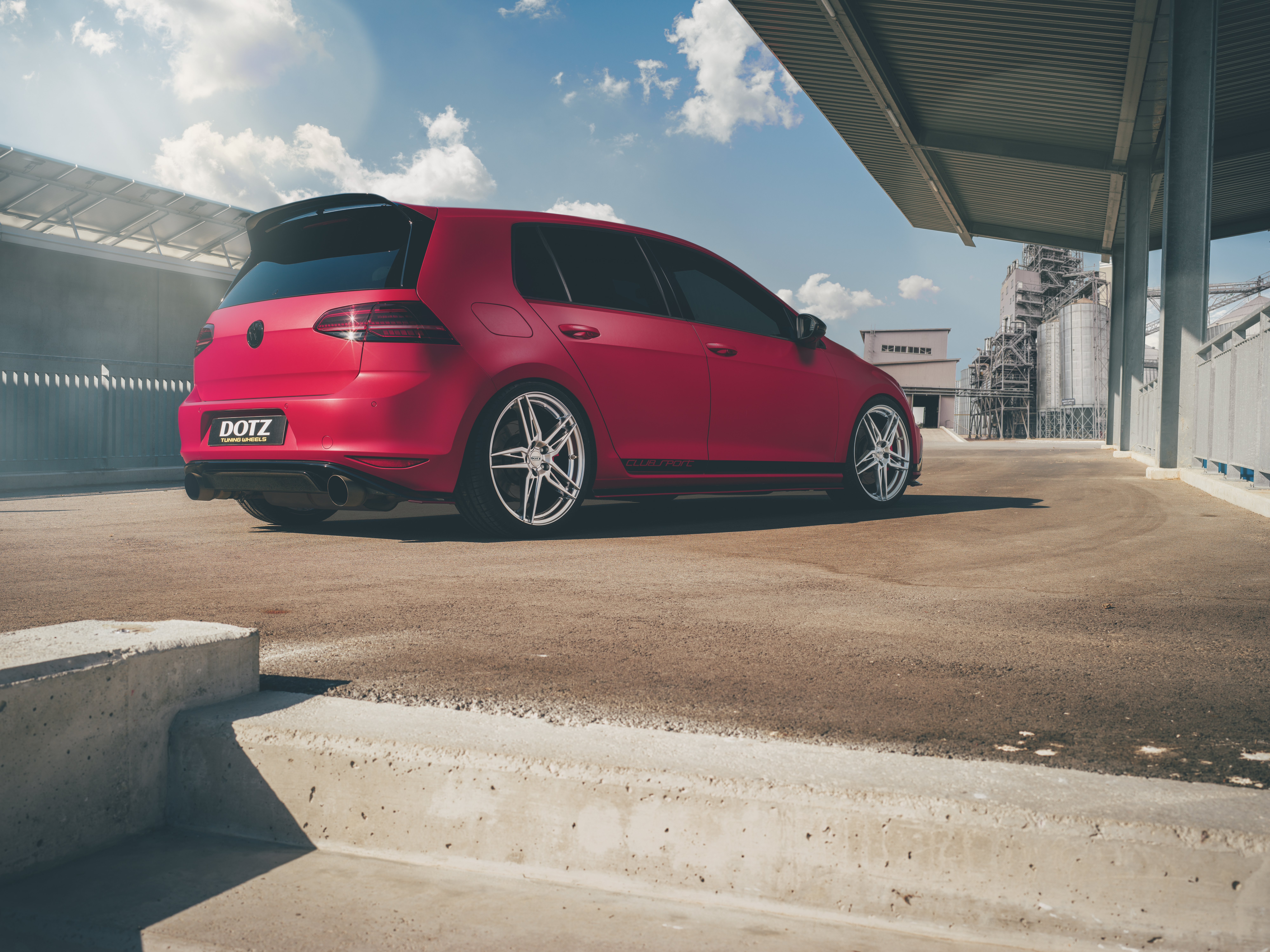 DOTZ Interlagos Shine Golfvii Imagepic01