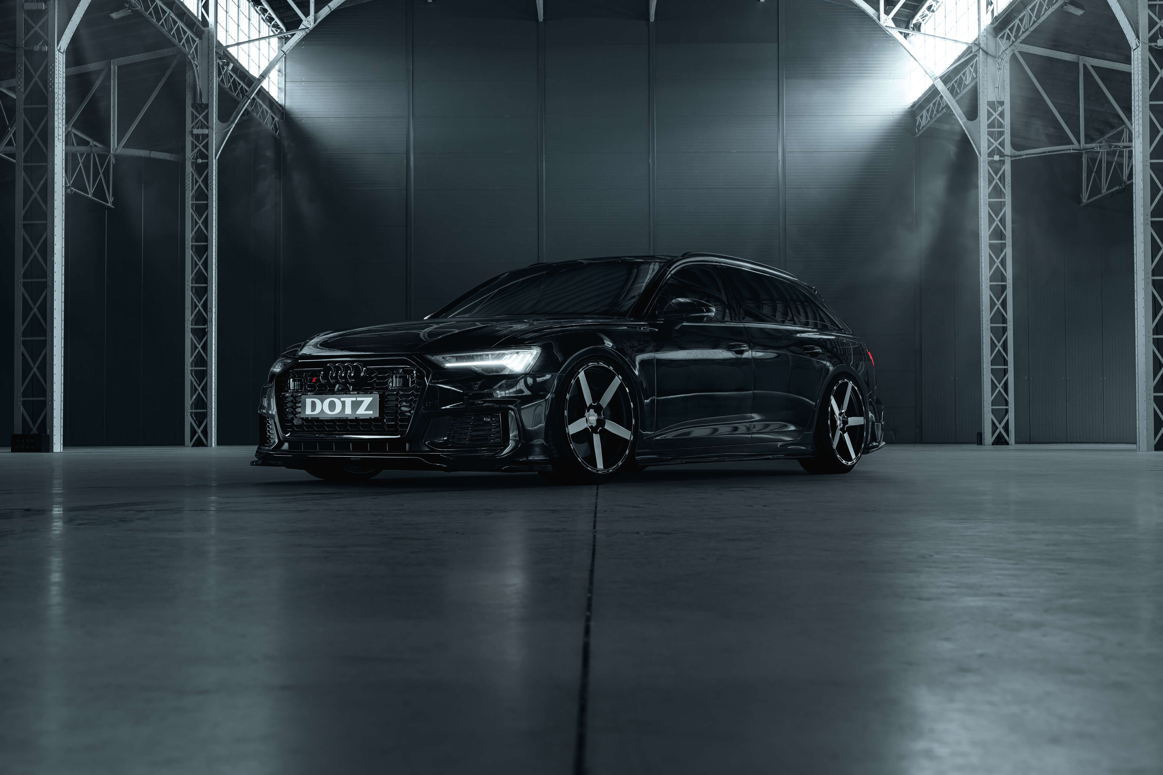 DOTZ MarinaBay black Audi A6 frontal