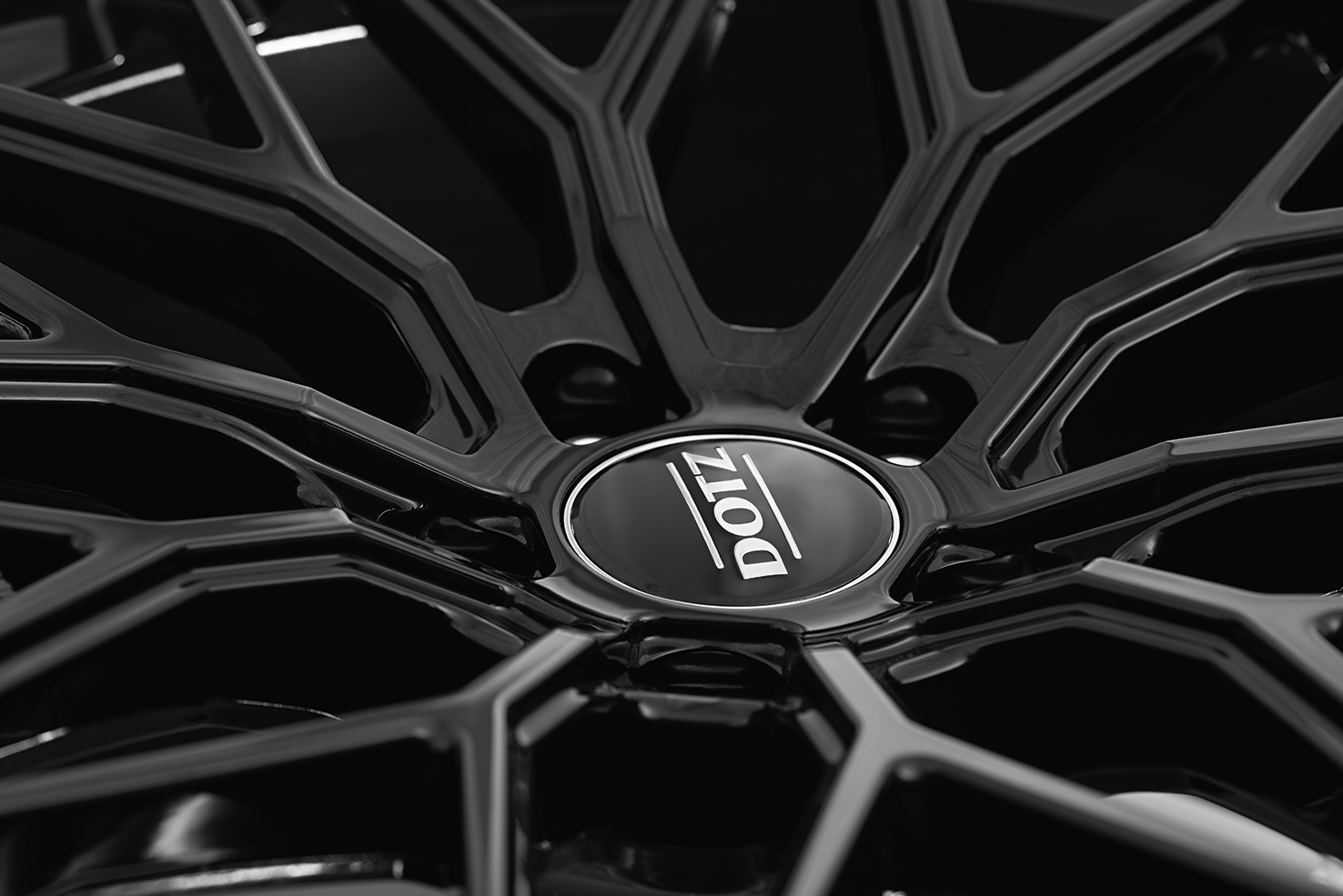 DOTZ Suzuka black Detail