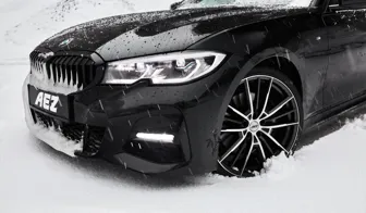 BMW 3-serie med AEZ Kaiman dark. Svarta/polerade bmwfälgar för vinter från OCL Brorssons fälgspecialisten