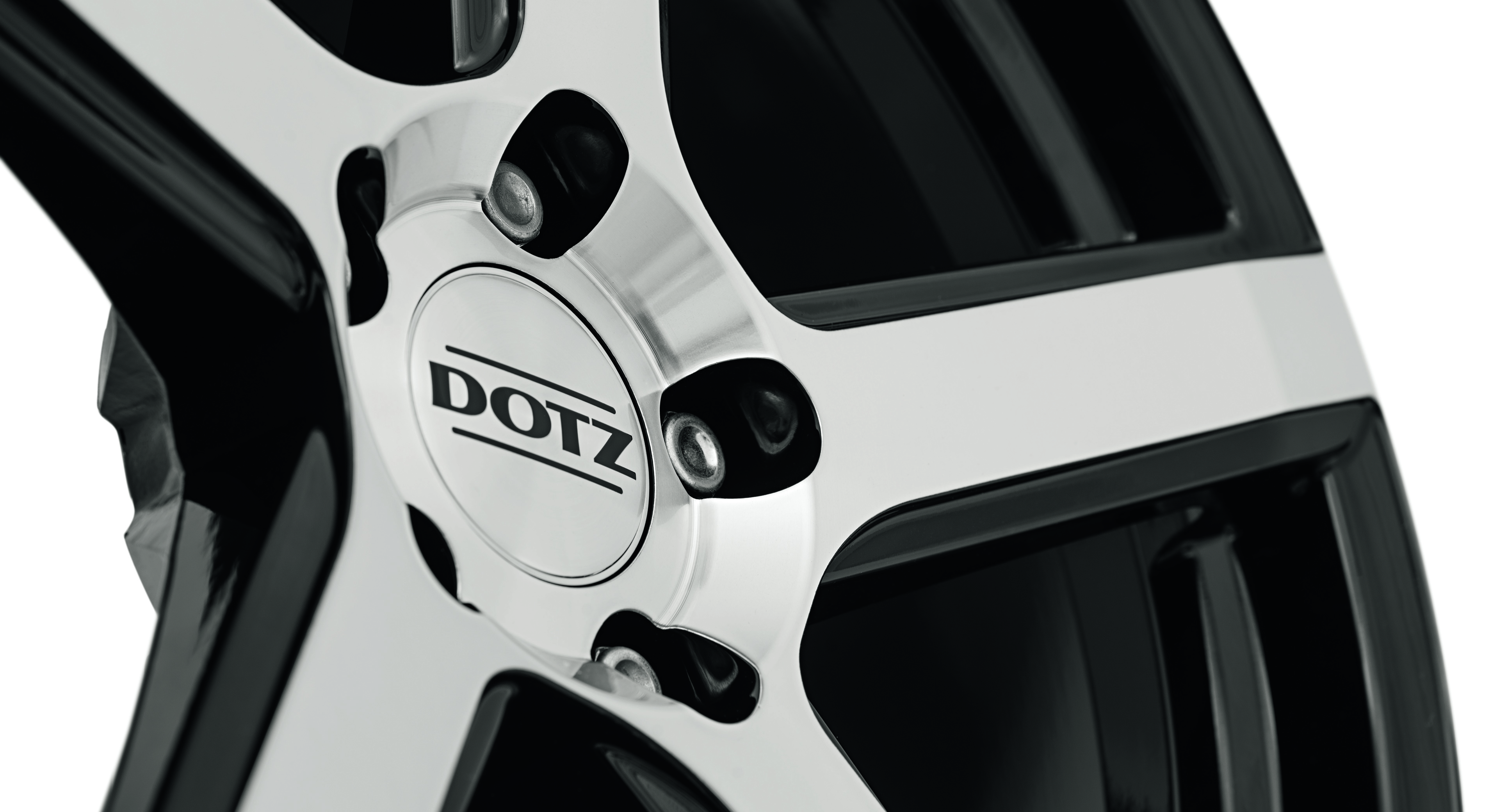 DOTZ CP5 dark alloy wheel 5-spoke detail frontal 
