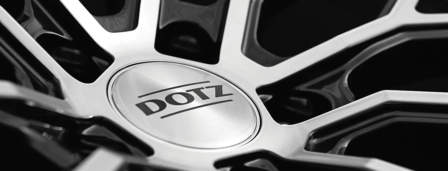 DOTZ Suzuka dark detail