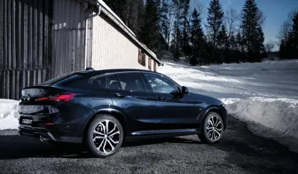 DEZENT TA dark BMW X4 Heck