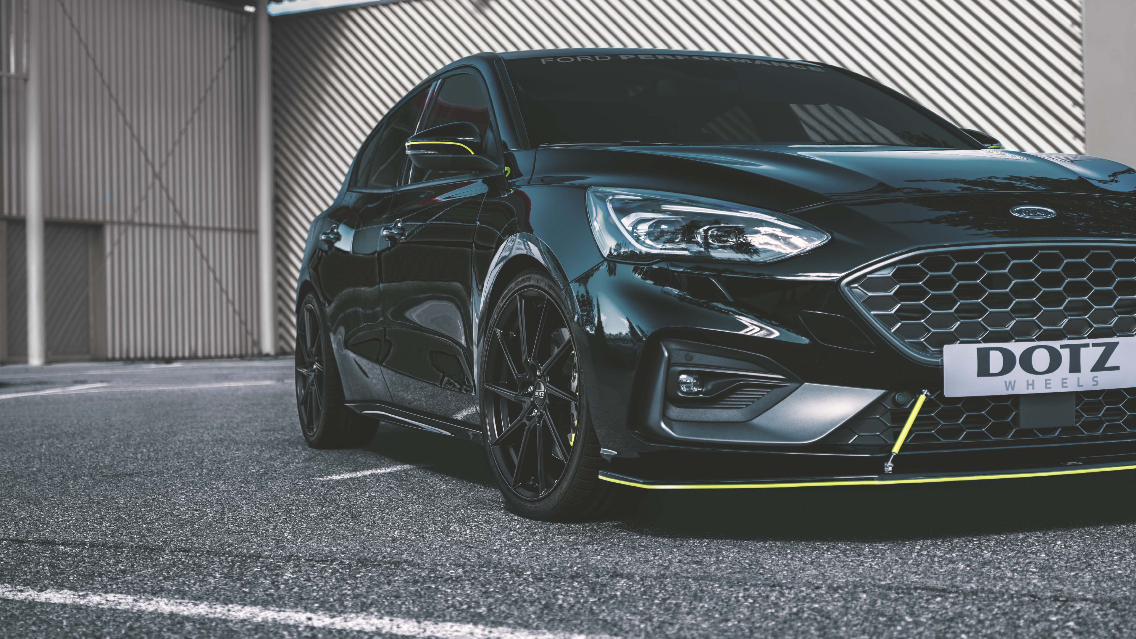 Ford Focus ST med DOTZ Spa black fälgar från OCL Brorssons