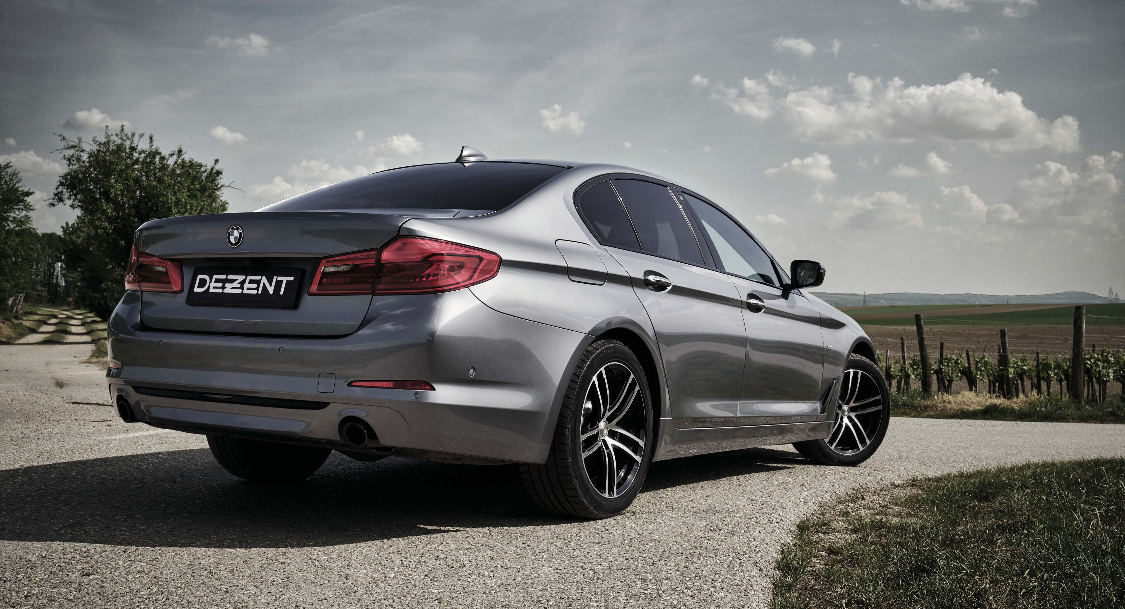 DEZENT TZ-c dark BMW5 rear