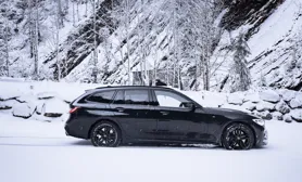 BMW 3-serie touring med DEZENT TR black lättmetallfälgar, nya vinterfälgar OCL Brorssons fälgspecialisten