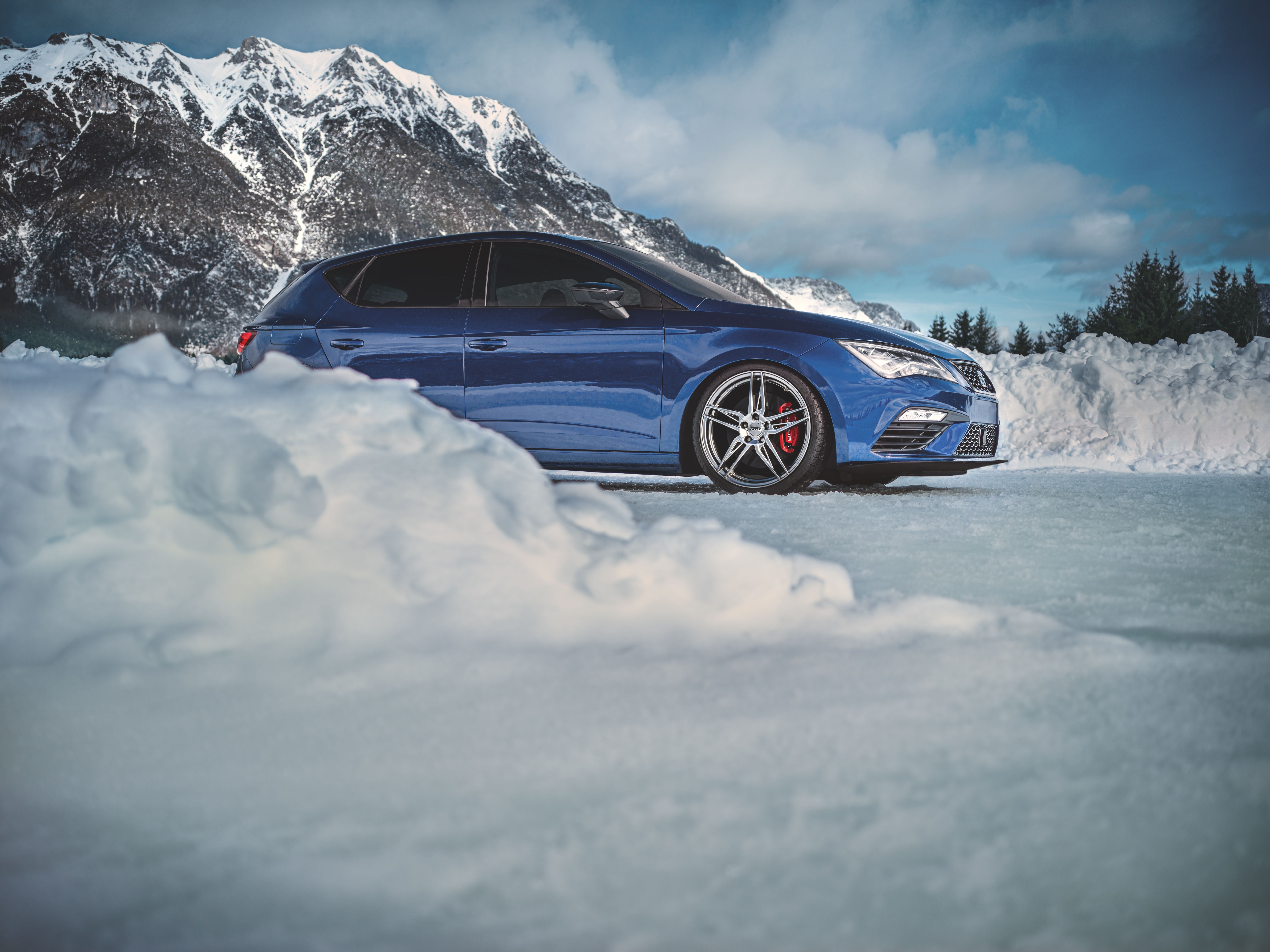 Seat Leon Cupra med DOTZ Interlagos Shine alufälgar för vinter från OCL Brorssons