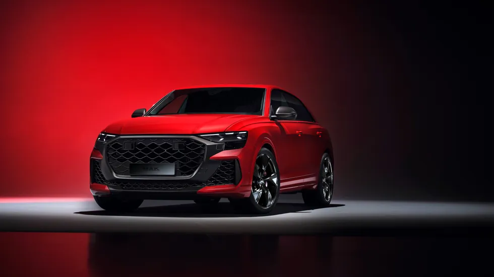 AUDI RSQ8 MAK STARK GLOSS BLACK (2)