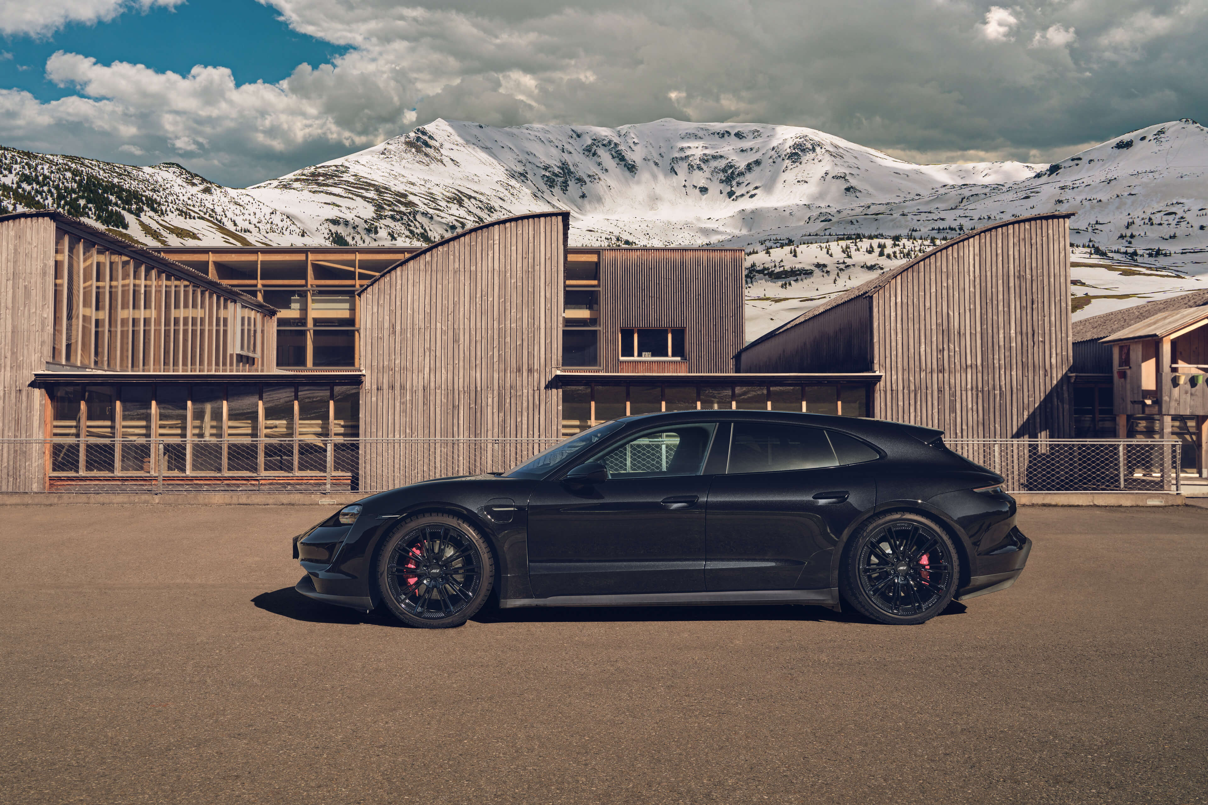 AEZ Alaska black Porsche Taycan 4S side winter