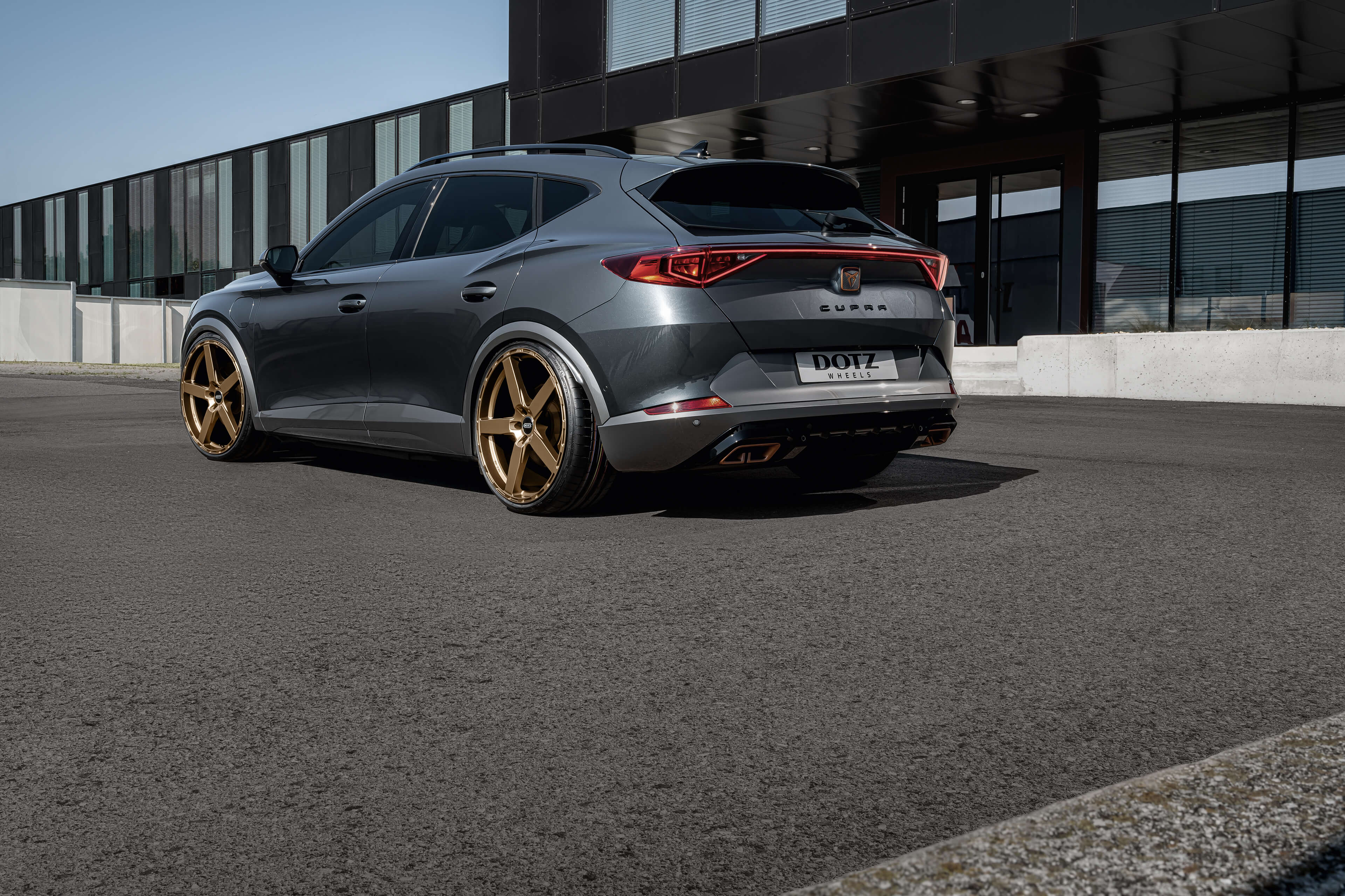 DOTZ MarinaBay bronze Cupra Formentor rear