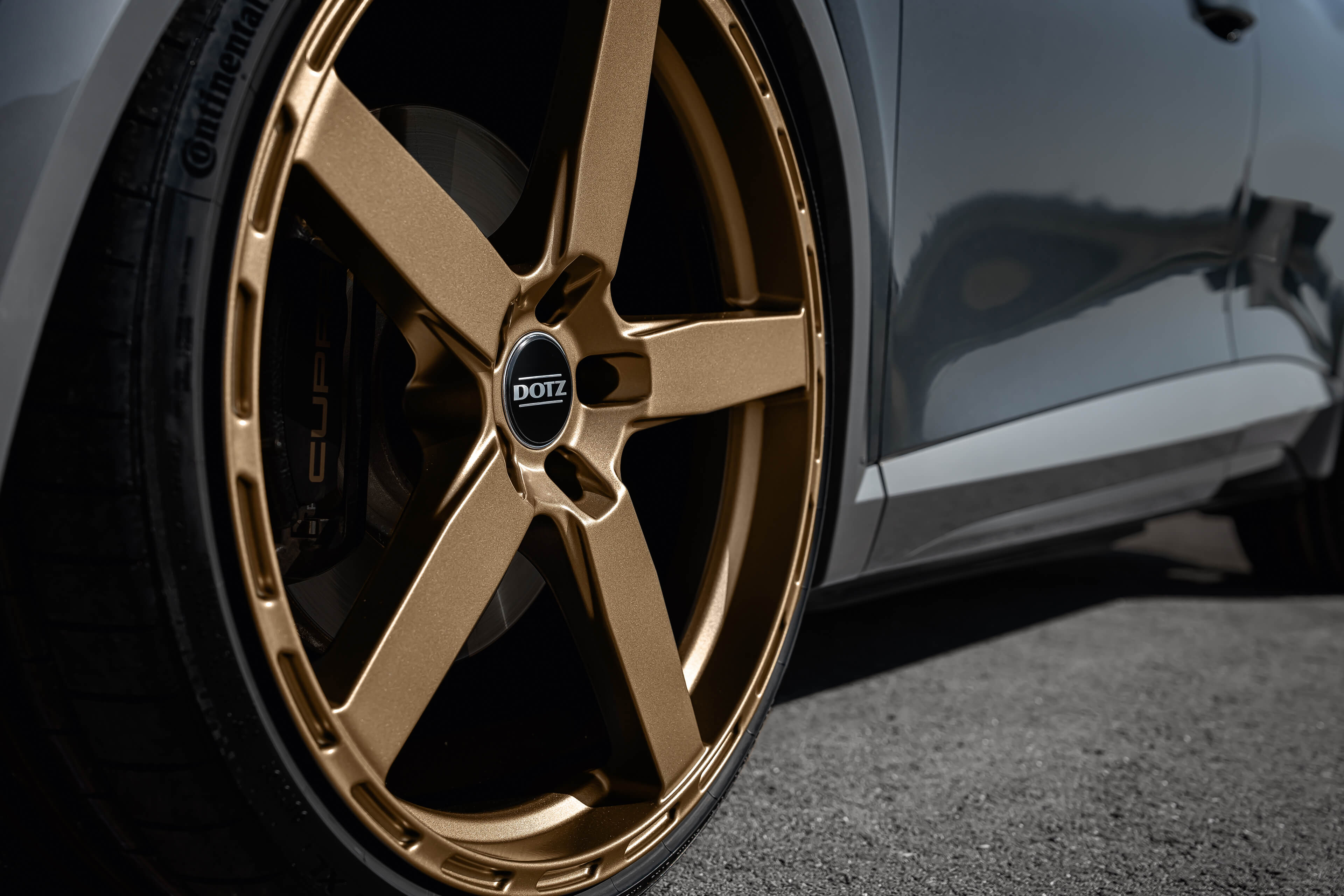 DOTZ MarinaBay bronze Cupra Formentor side