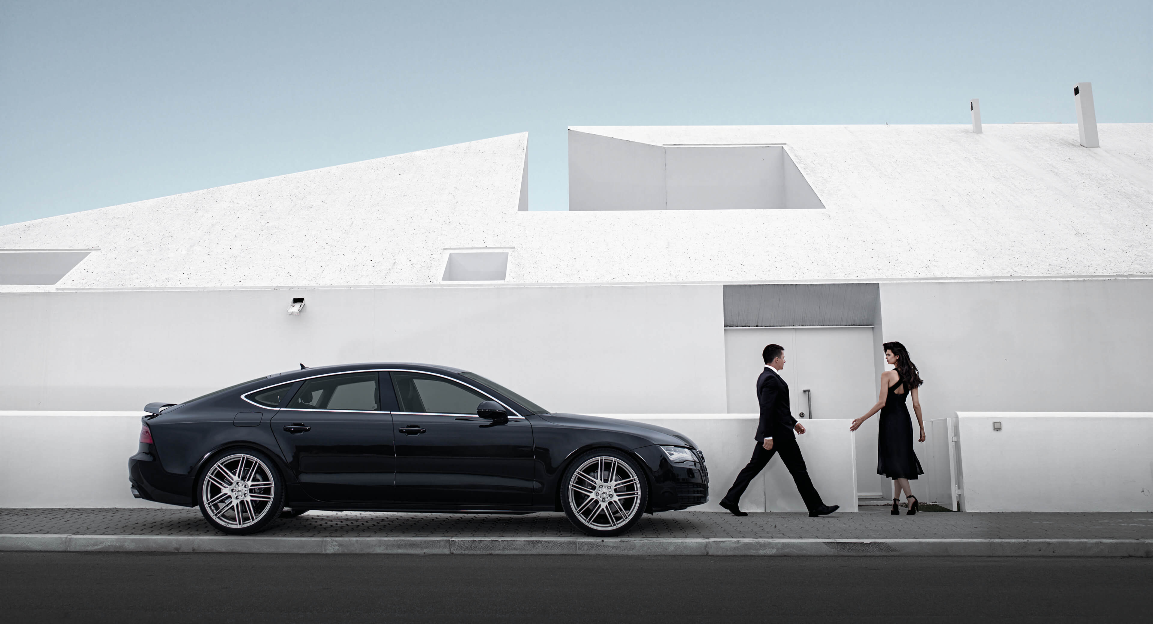 AUDI AEZ Cliff wheel full side car view