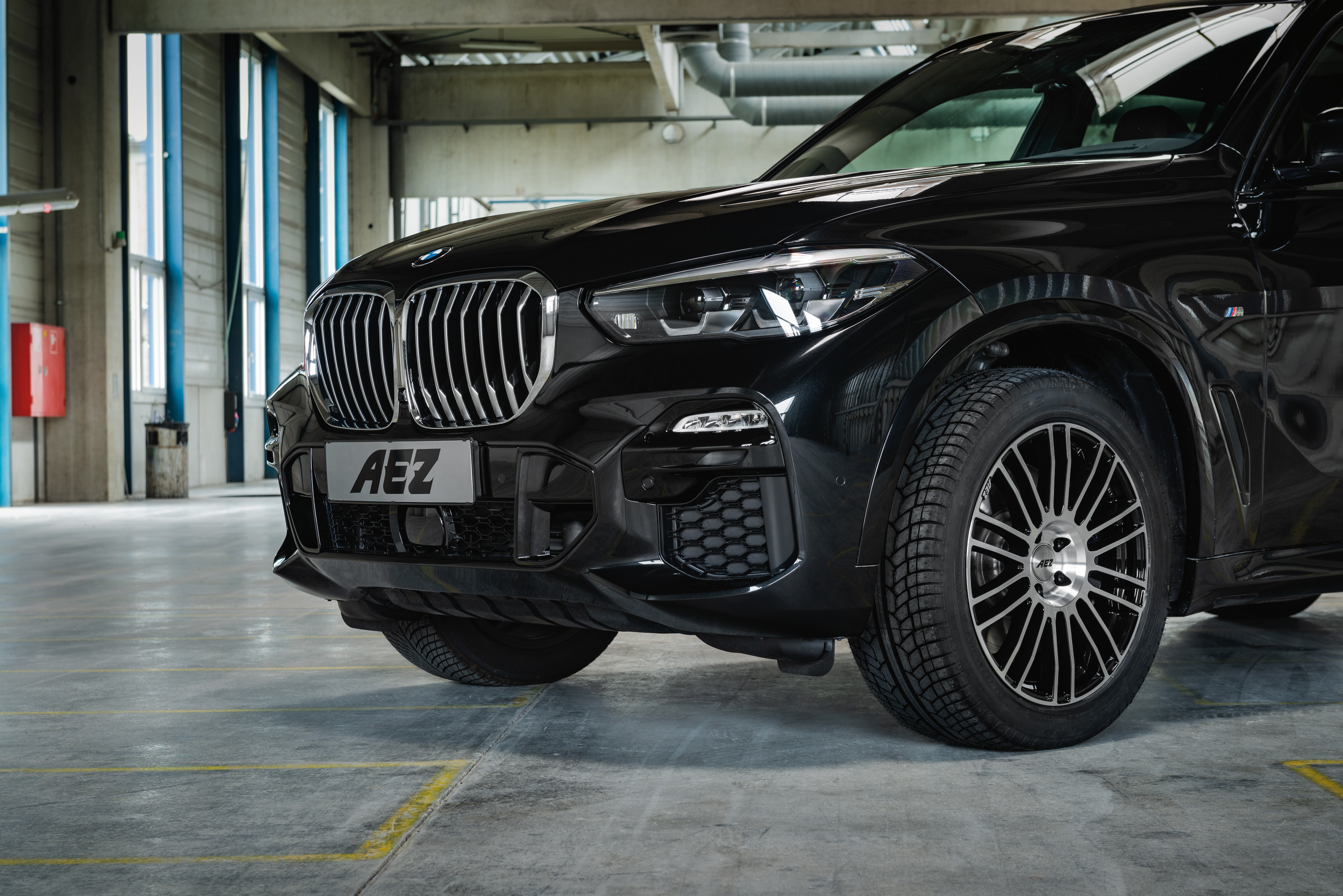 AEZ Strike felni BMW X5 hathengeres motor