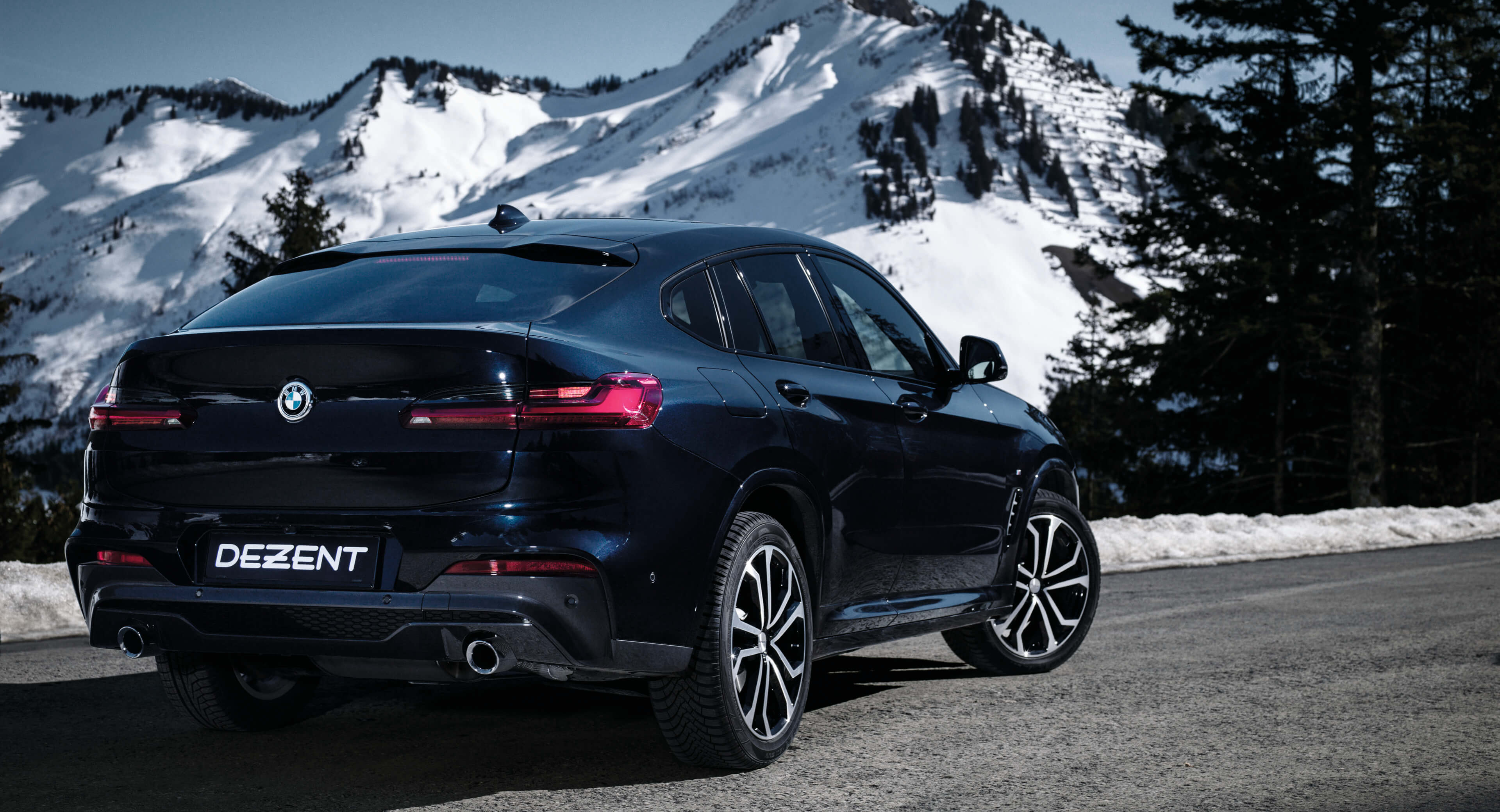 DEZENT TA dark BMW X4 Heck