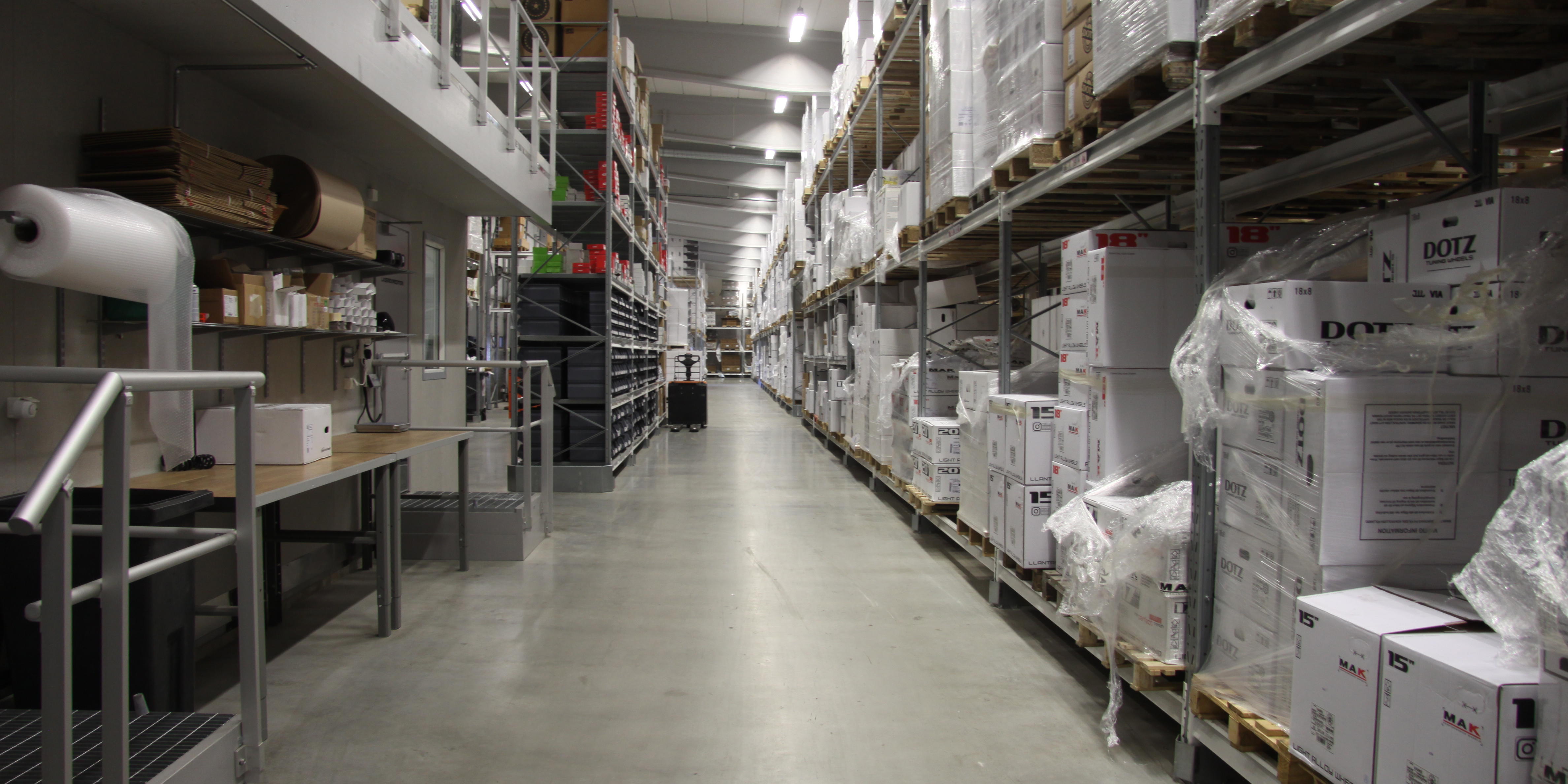 OCL Brorssons Fälgspecialisten Lager I Norrköping0048