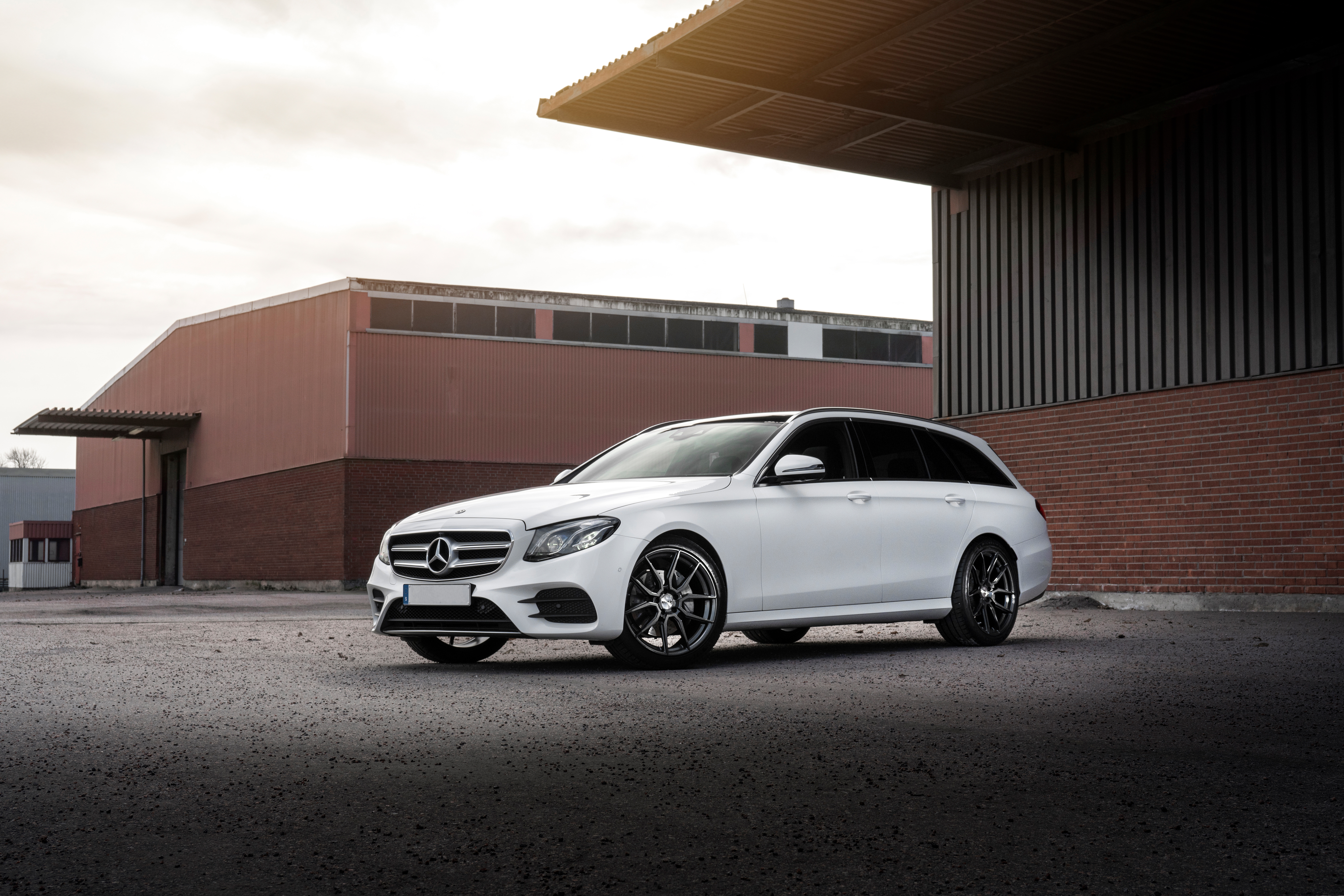 Mercedes E Klass 220D 2019 Med DOTZ Misano Grey 20 04