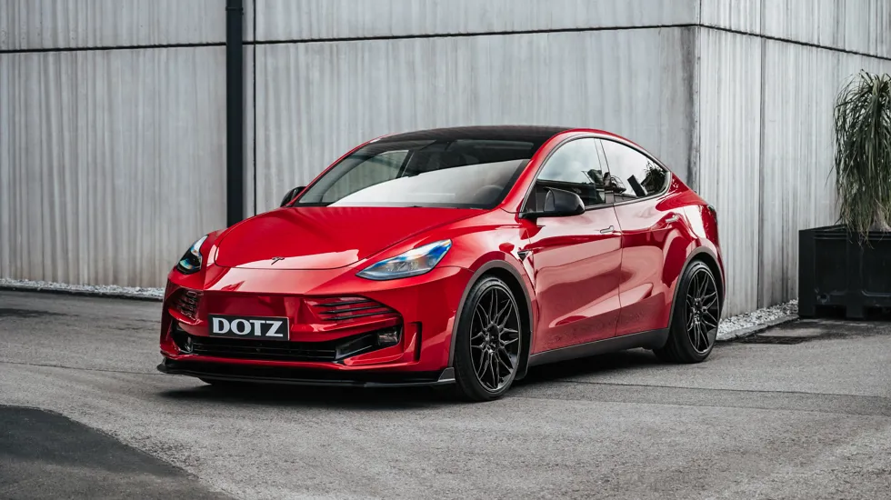 DOTZ Longbeach Black Tesla Model Y Contentpic 11