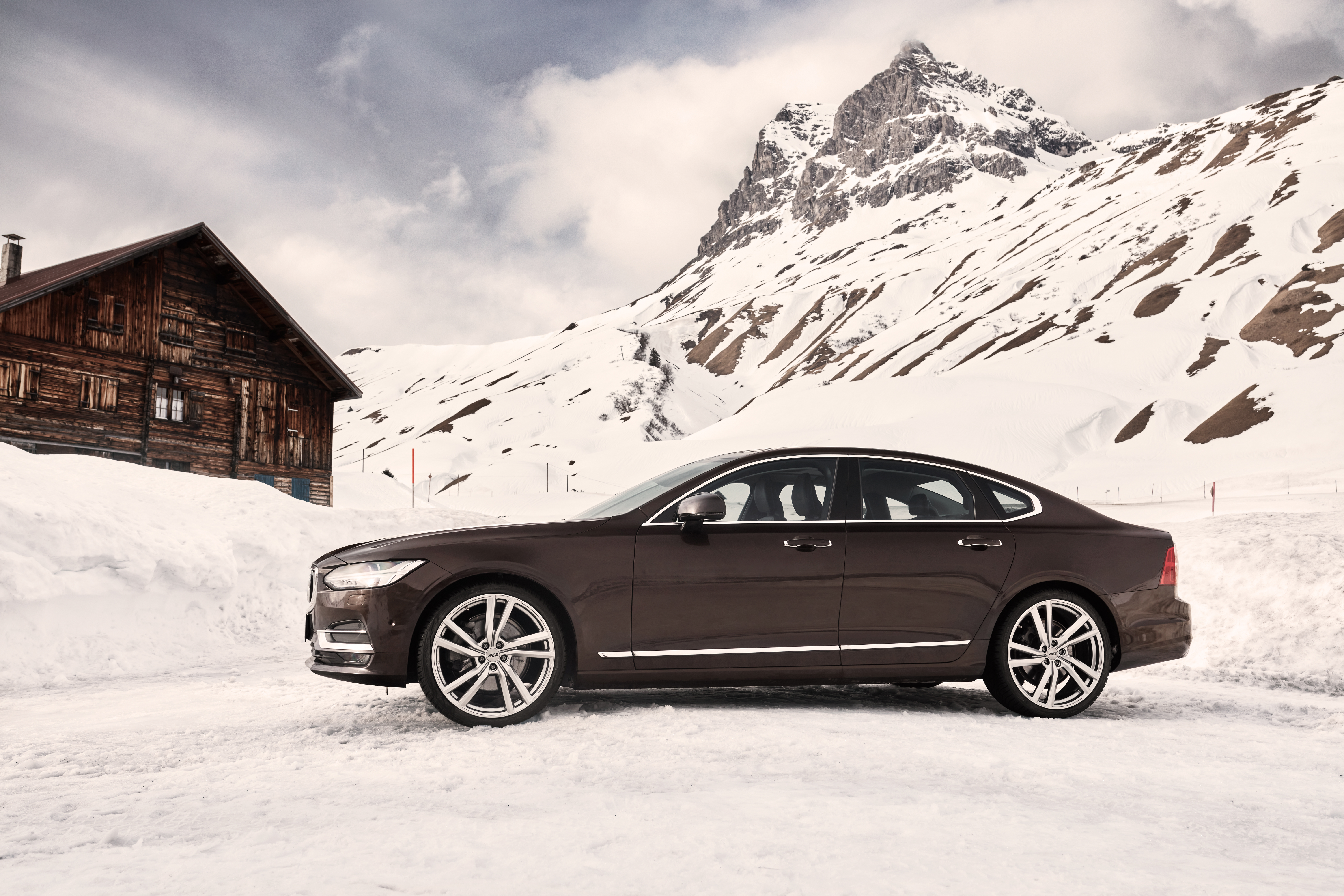 AEZ North High Gloss Volvo S90 Winterpic01