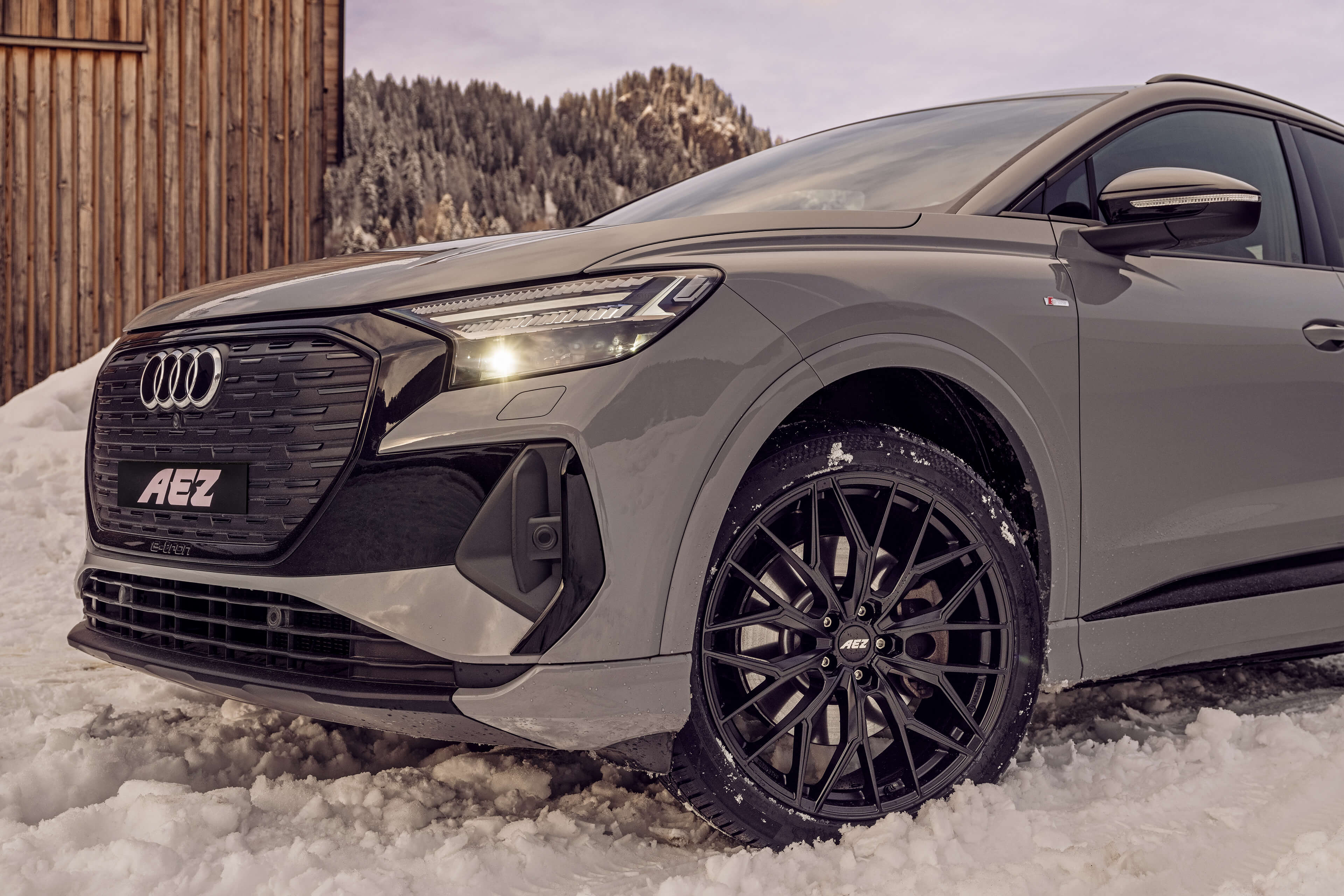 AEZ Porto black Audi Q4 e-tron front