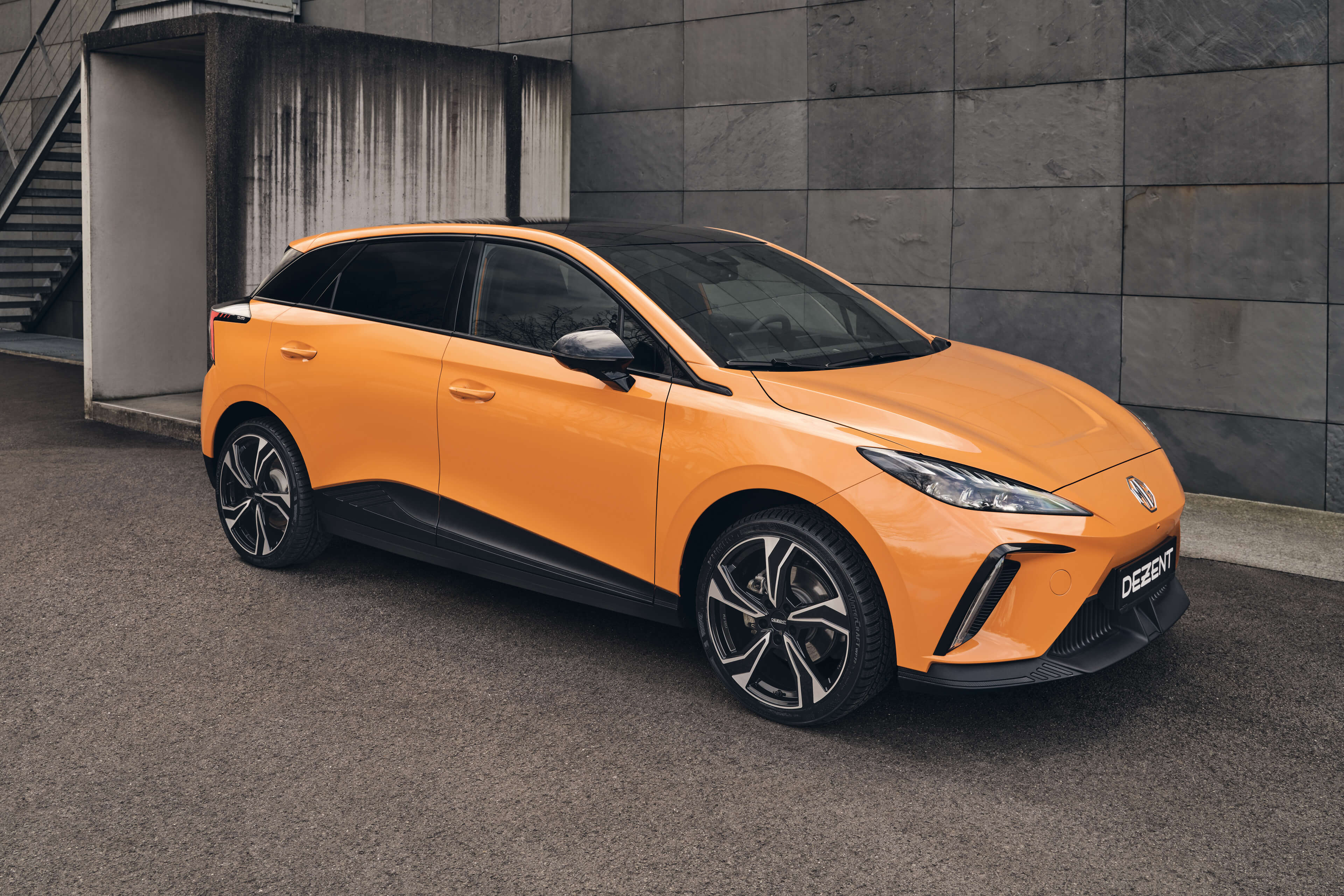 DEZENT KB dark MG 4 Front