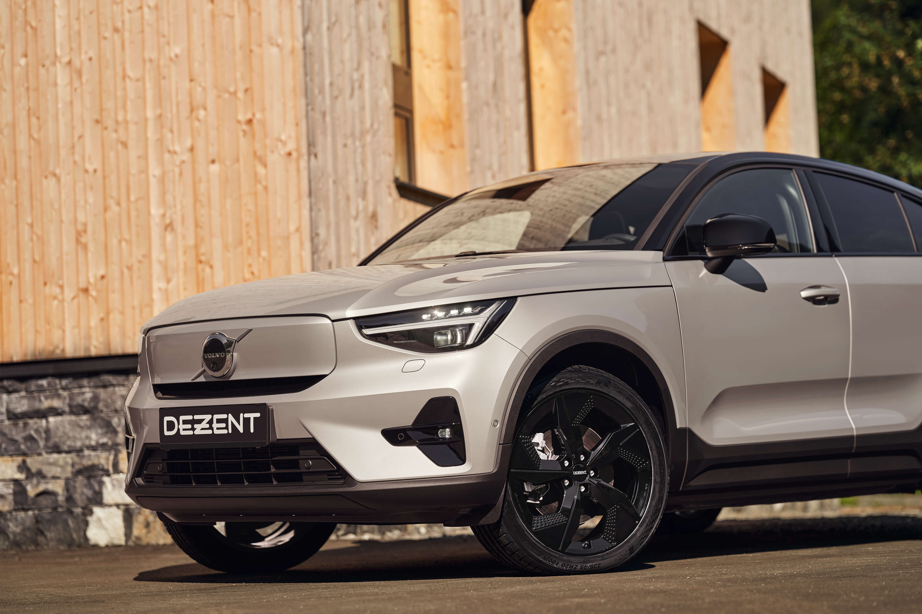 DEZENT AO black Volvo C40 Front