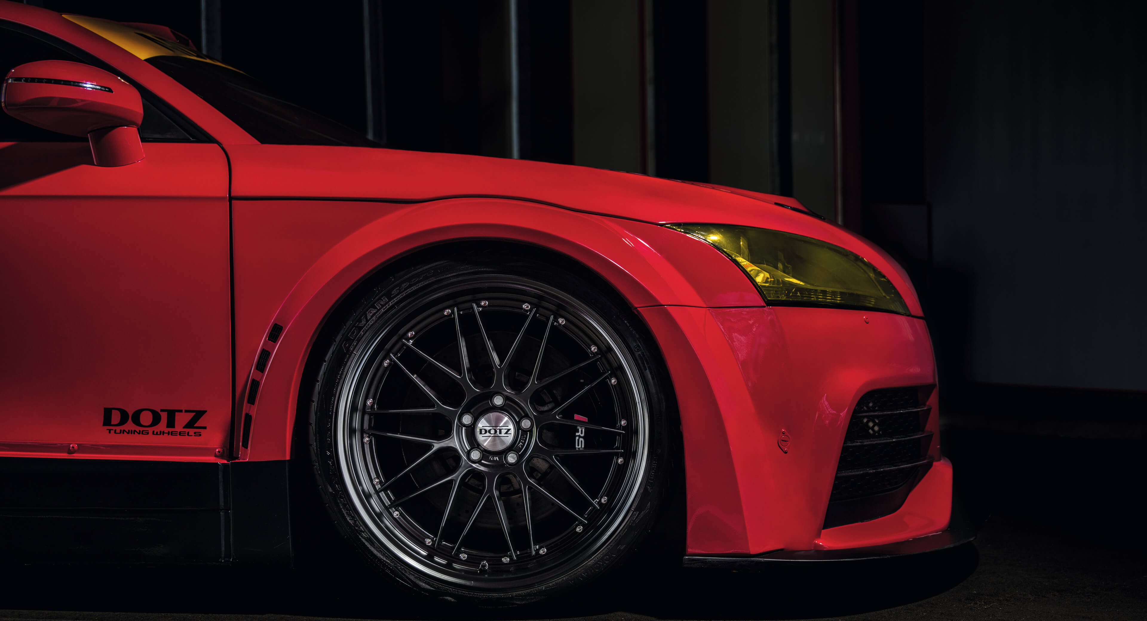 DOTZ Revvo black Audi TTRS side