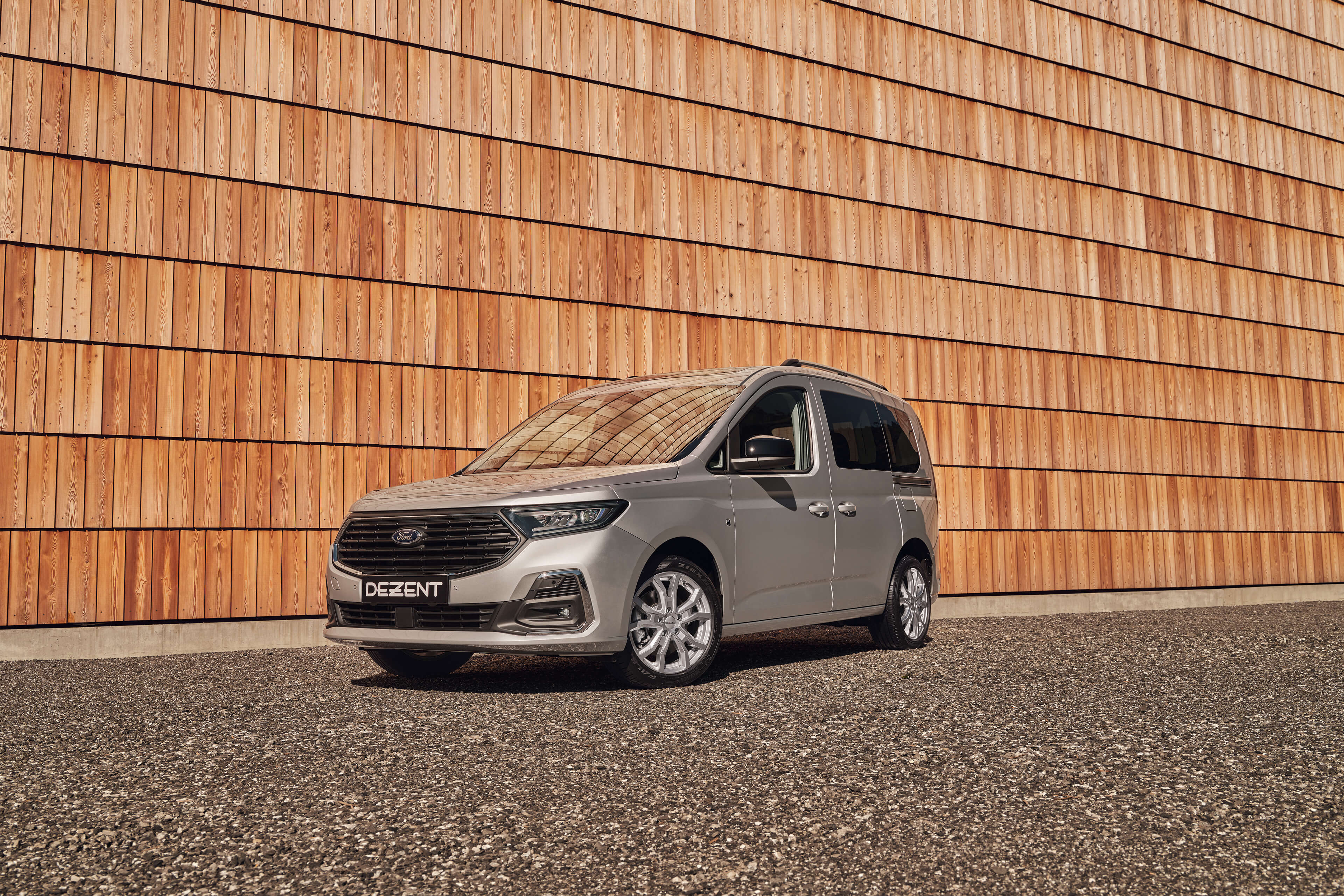 DEZENT TV silver Ford Tourneo frontal