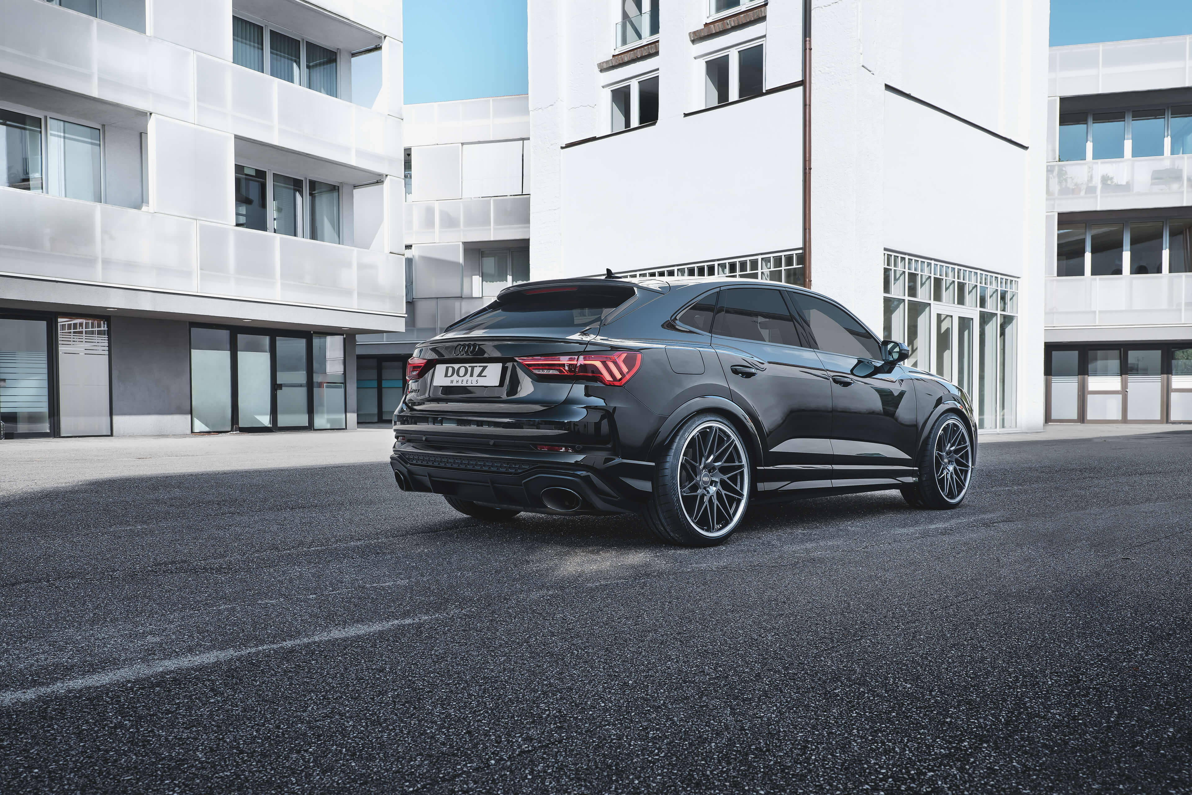 DOTZ Tanaka dark Audi RSQ3 rear