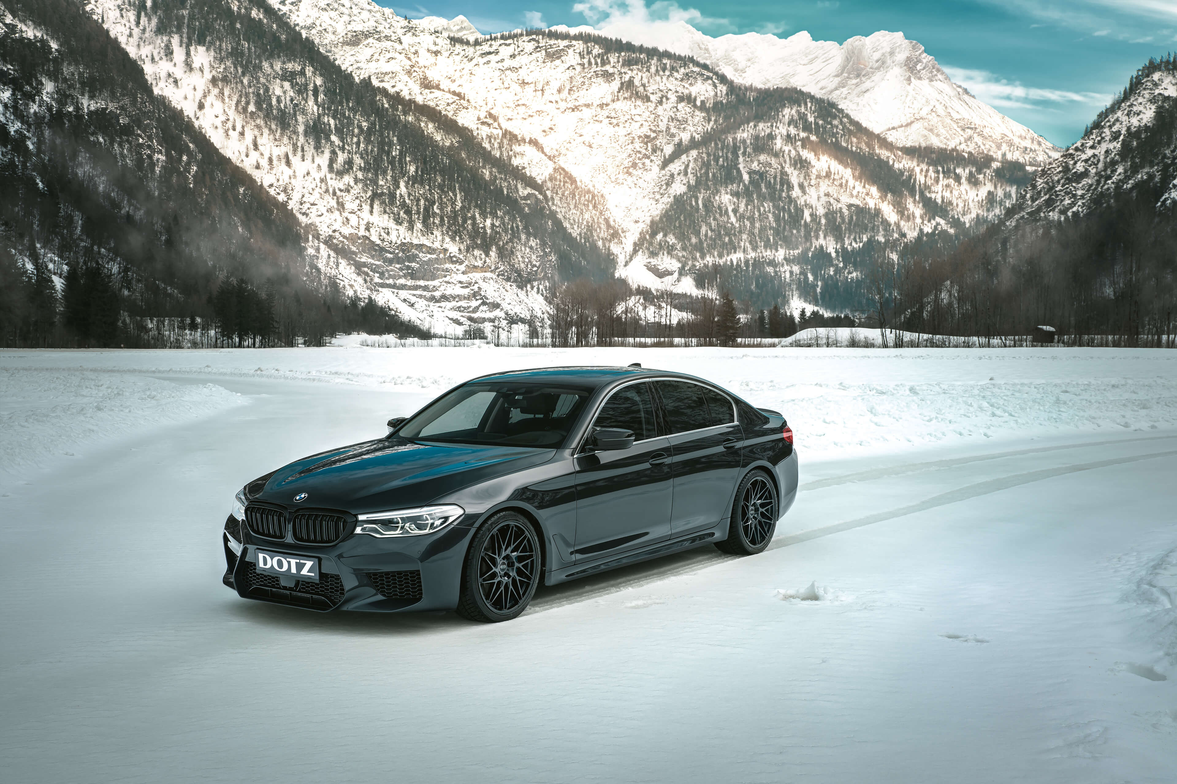 DOTZ Tanaka black BMW5 frontal