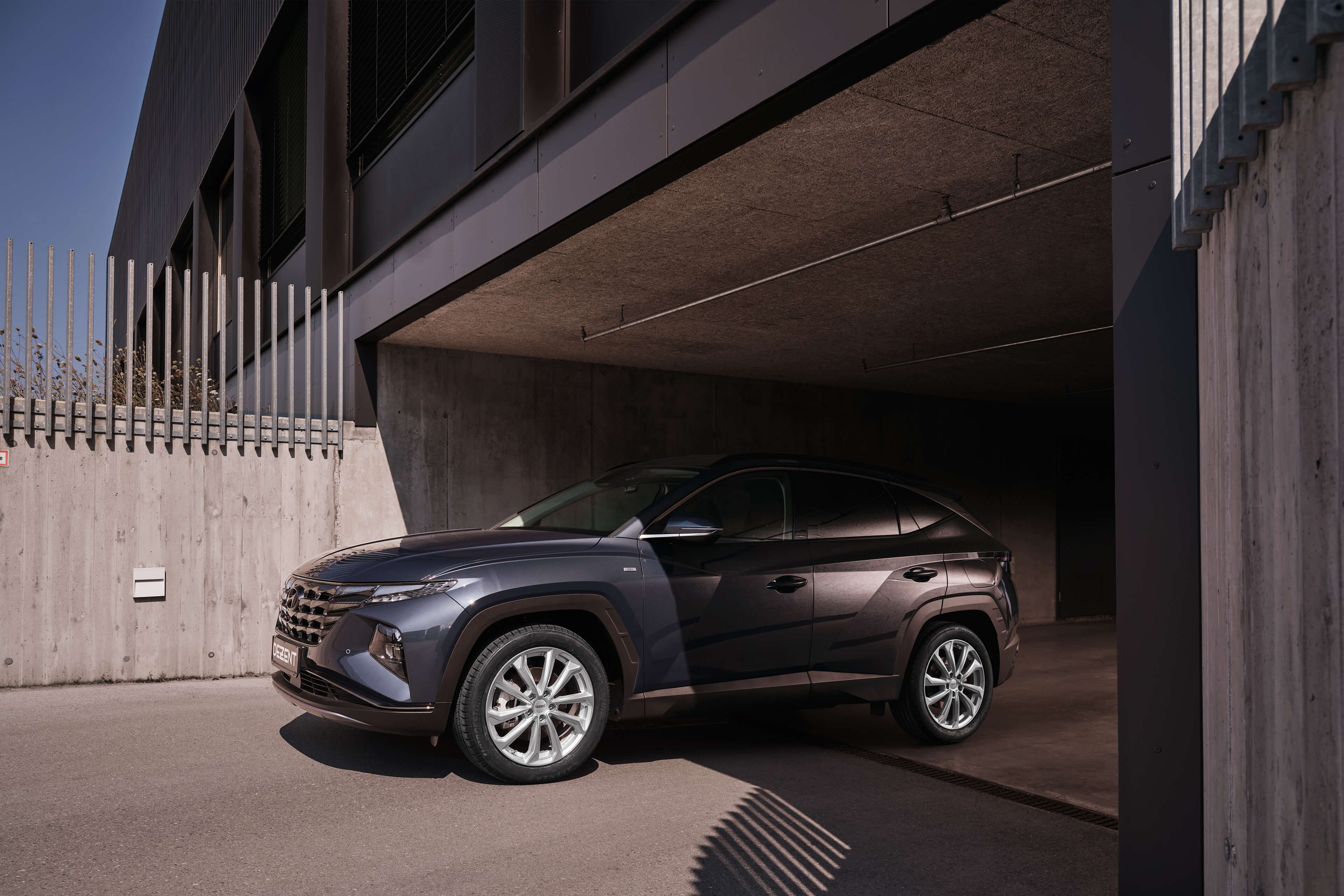 DEZENT KS silver Hyundai Tucson Seite