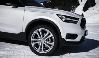 DEZENT TA silver Volvo XC40 Seite